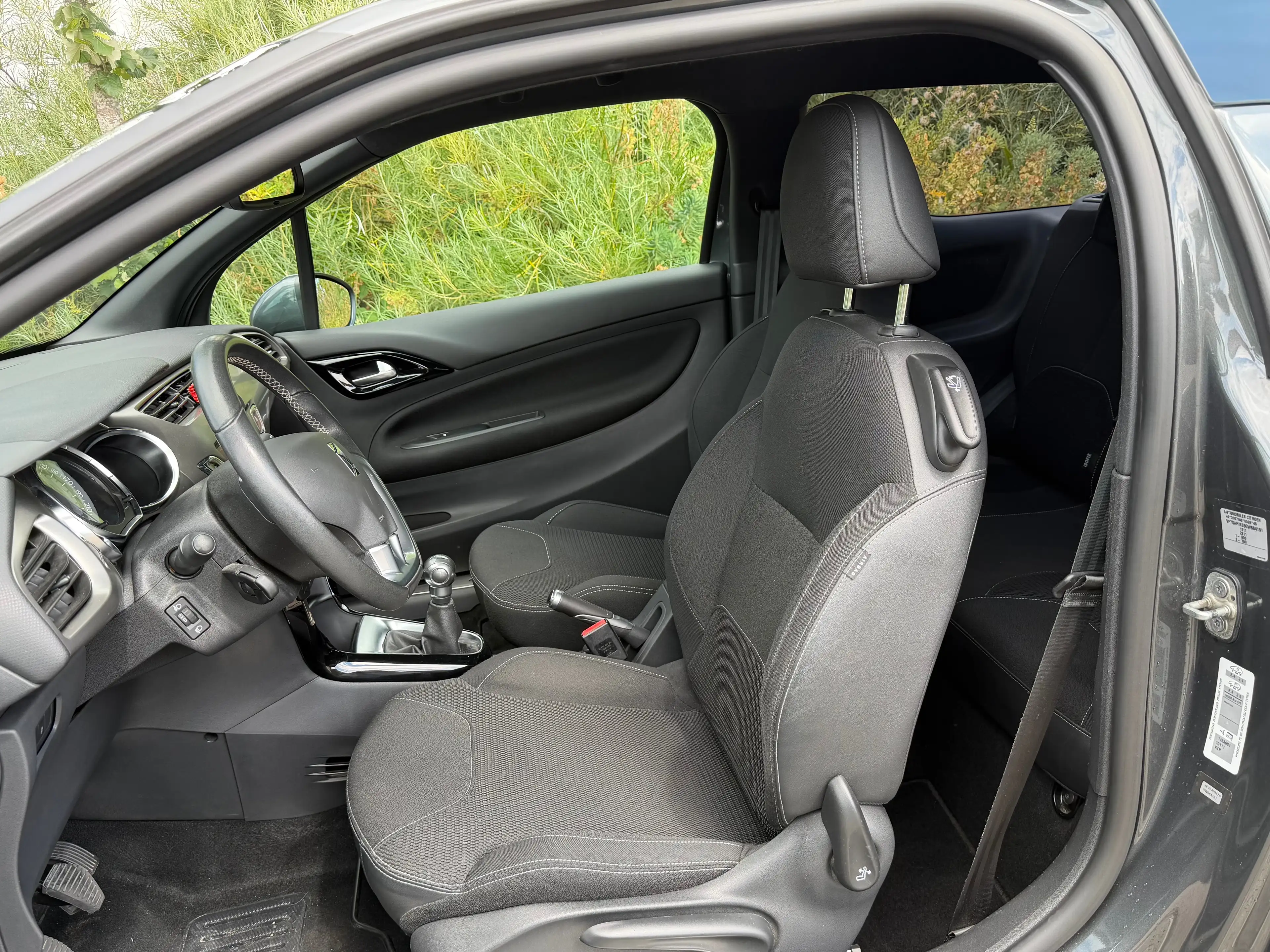 DS Automobiles DS 3 DS 3 1.2i PureTech Be Chic Airco, Cruise, PDC A — photo 9