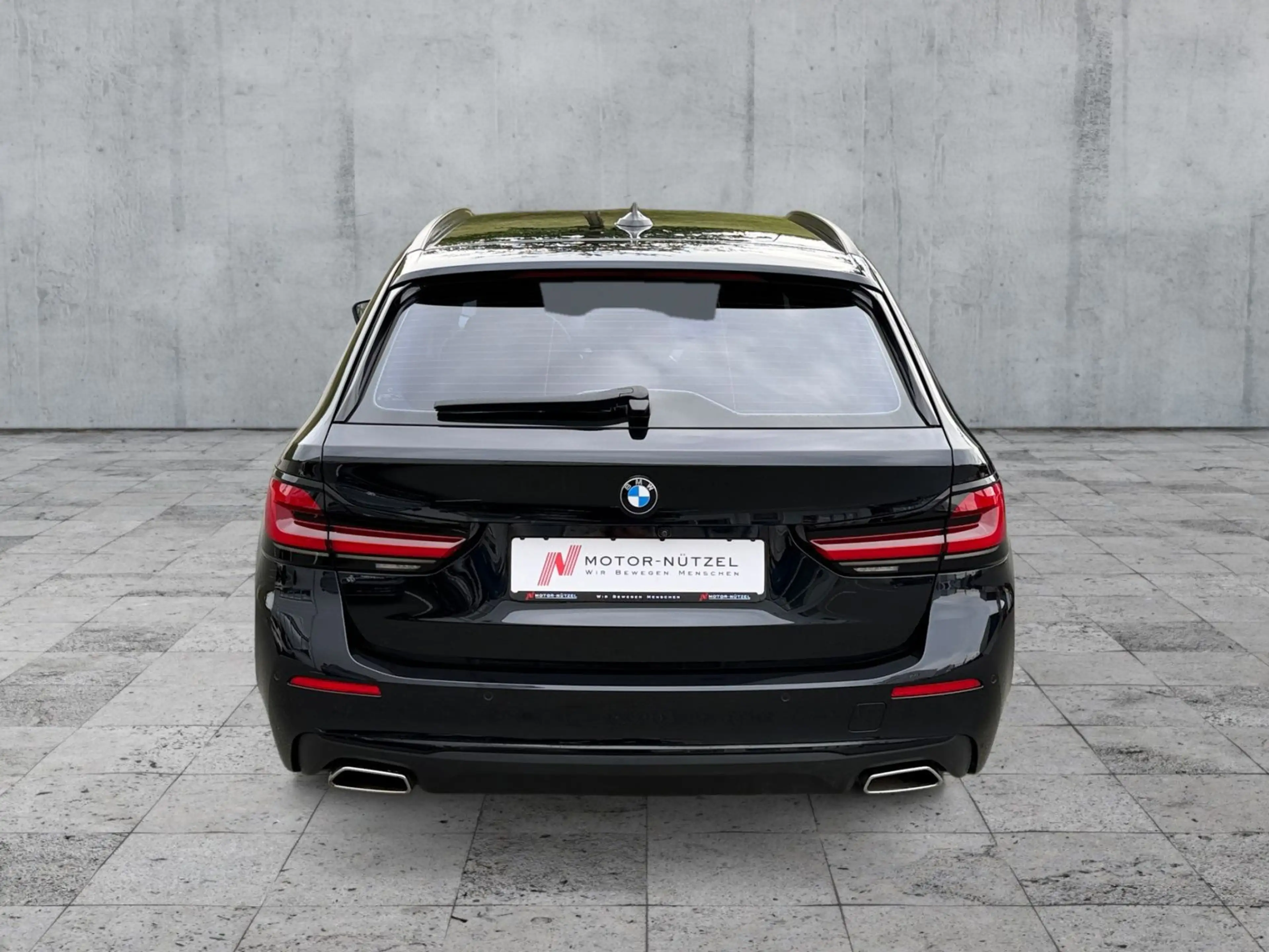 BMW 540 i Touring xDrive LED+NAV+ACC+RFK+SHZ+HuD+AHK — photo 5