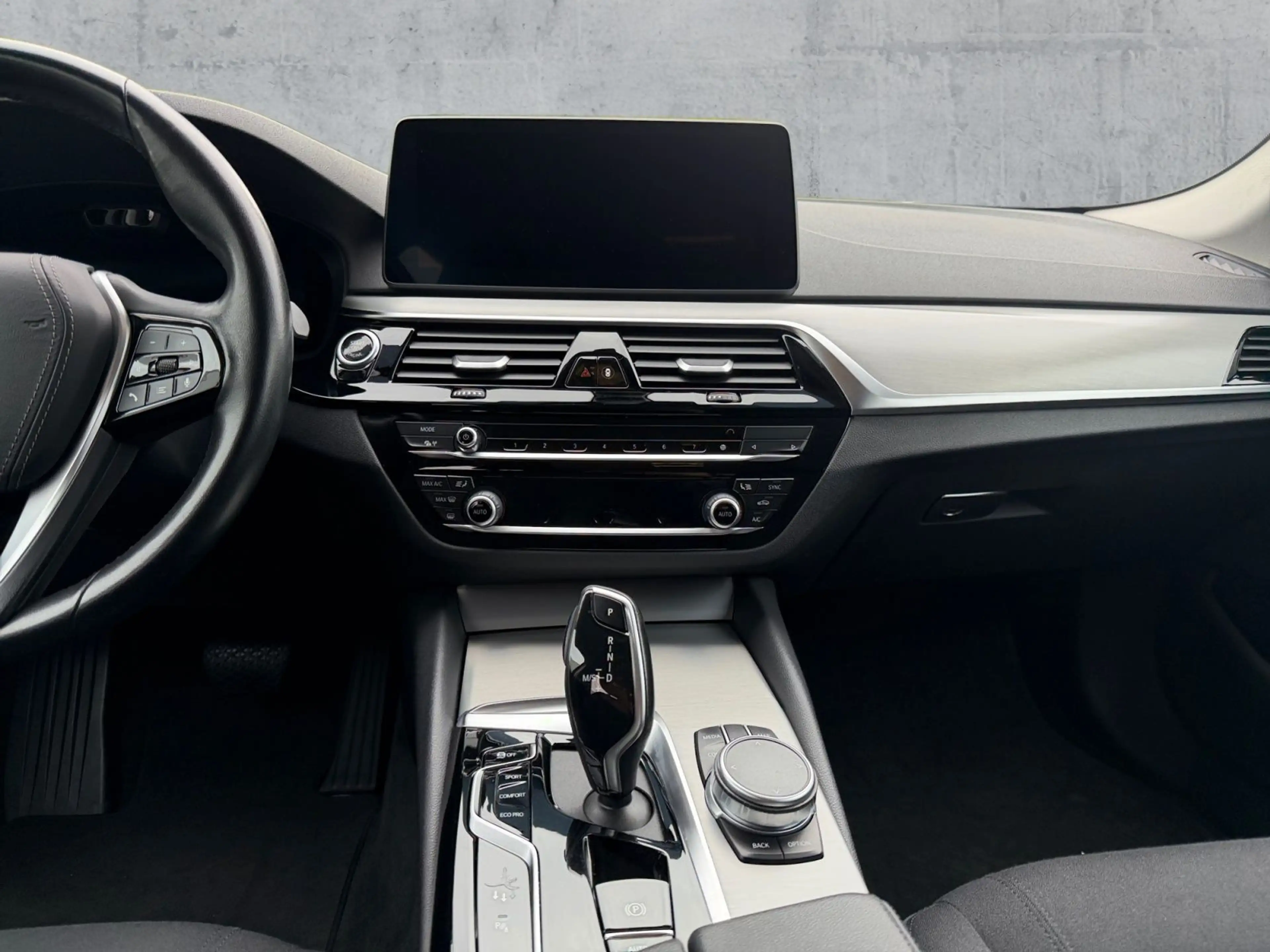BMW 540 i Touring xDrive LED+NAV+ACC+RFK+SHZ+HuD+AHK — photo 10