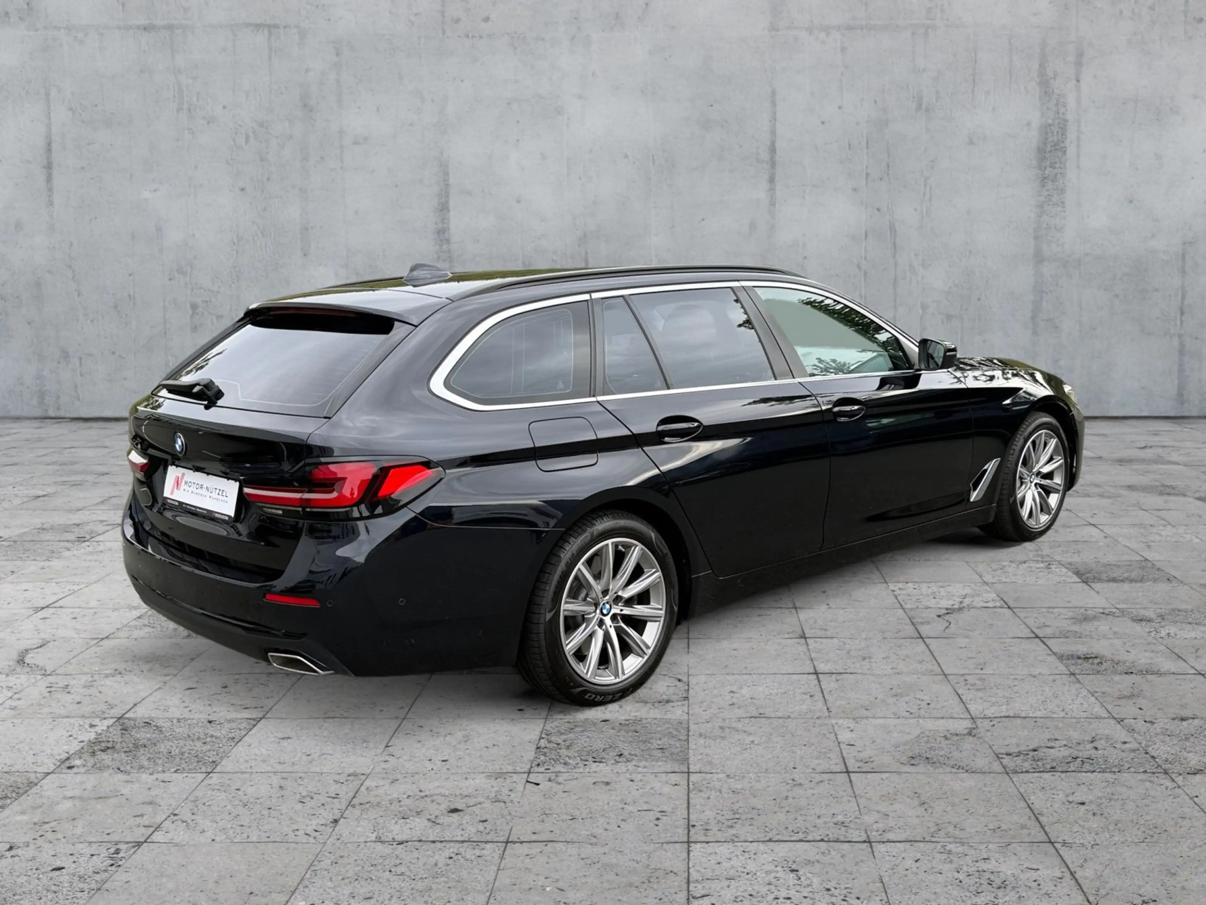 BMW 540 i Touring xDrive LED+NAV+ACC+RFK+SHZ+HuD+AHK — photo 6