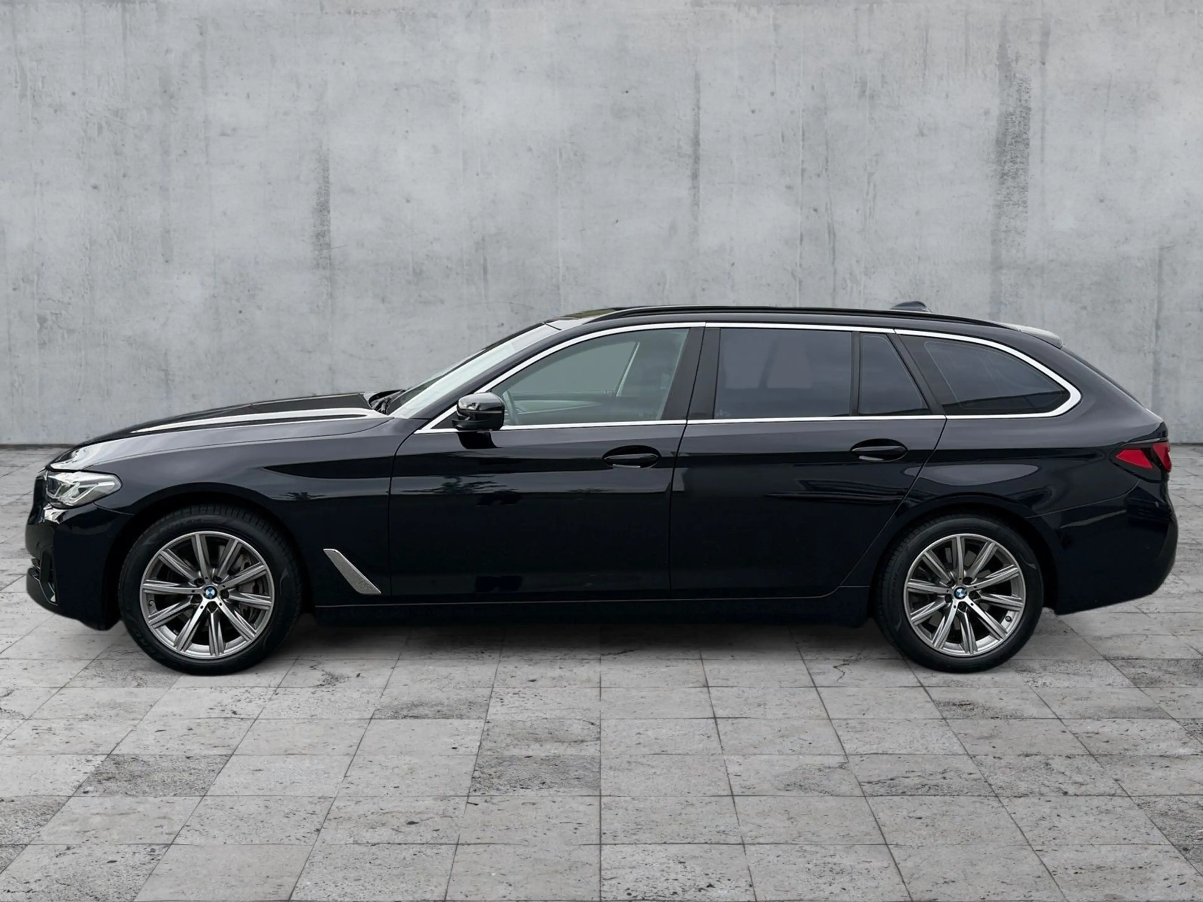 BMW 540 i Touring xDrive LED+NAV+ACC+RFK+SHZ+HuD+AHK — photo 4