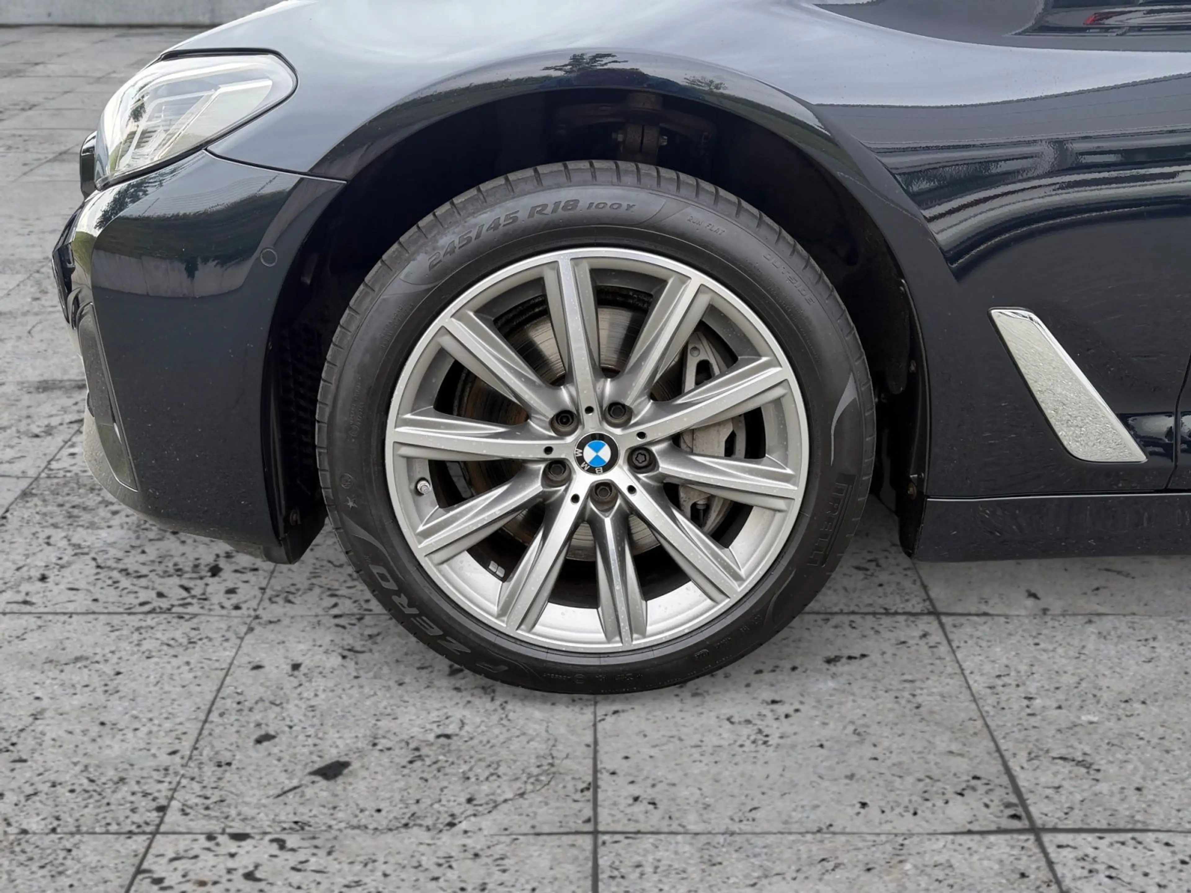BMW 540 i Touring xDrive LED+NAV+ACC+RFK+SHZ+HuD+AHK — photo 7