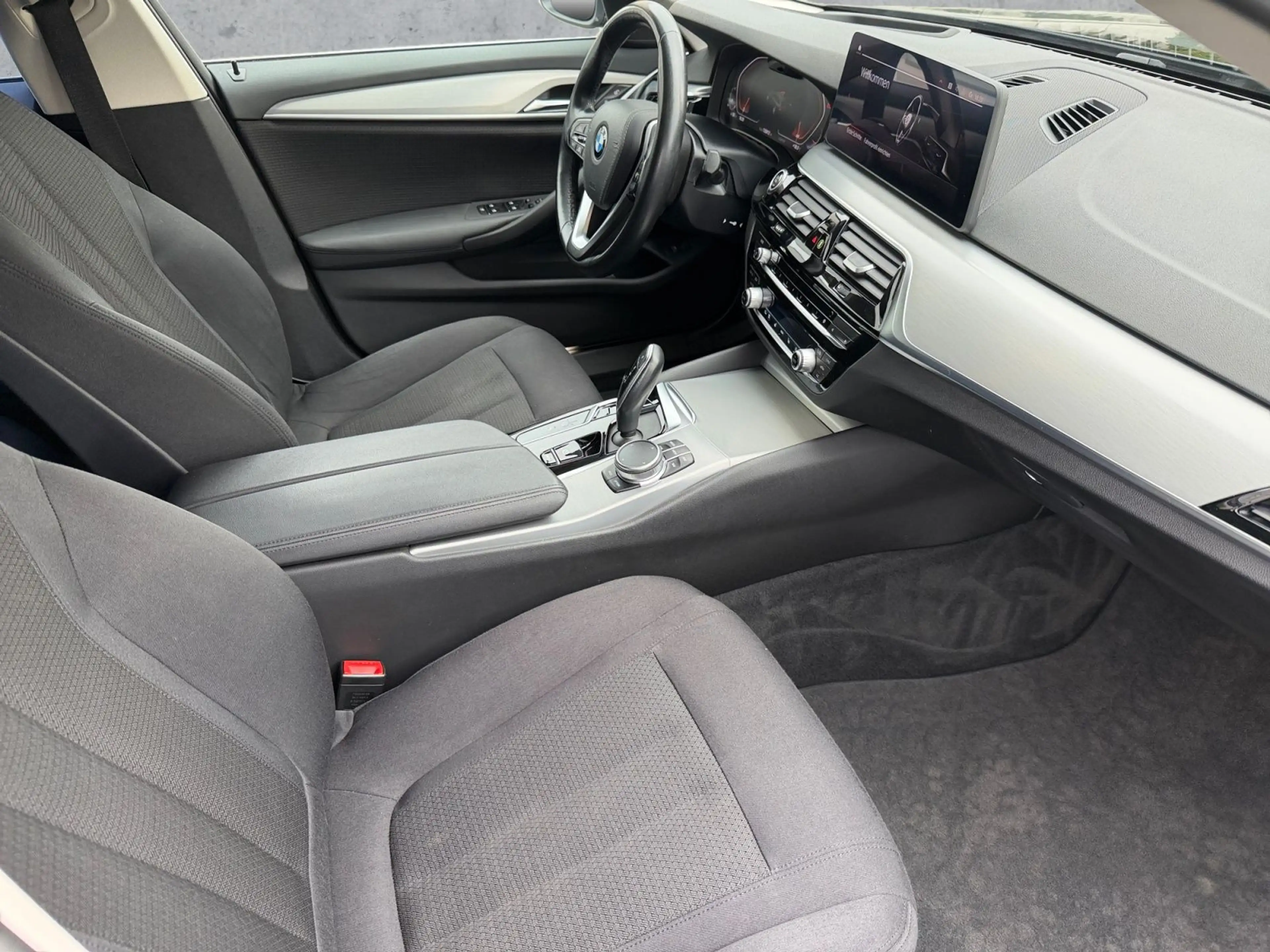 BMW 540 i Touring xDrive LED+NAV+ACC+RFK+SHZ+HuD+AHK — photo 12