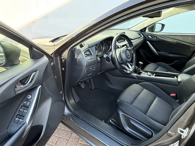 Mazda Mazda6 view 4