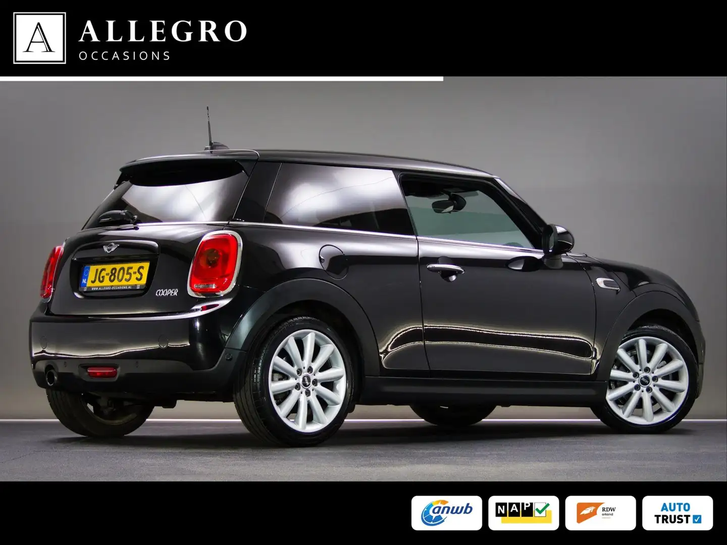 MINI Cooper 1.5 Business Sport (NAVIGATIESYSTEEM, CRUISE CONTR Zwart - 2