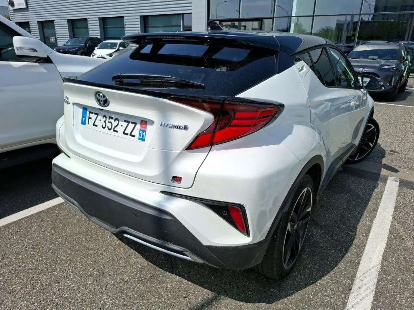 Toyota C-HR 2.0 Hybride 184 GR Sport Blanc - 2
