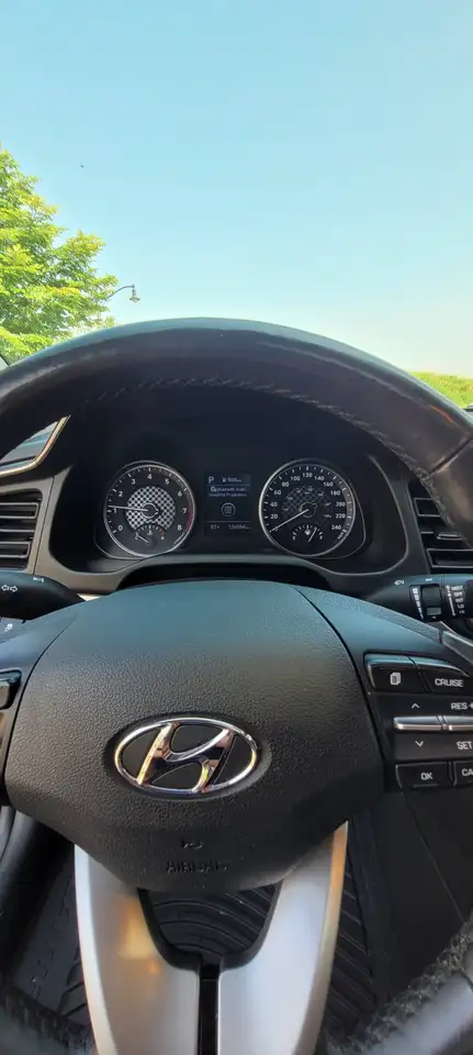 Hyundai ELANTRA fotografie Hyundai ELANTRA