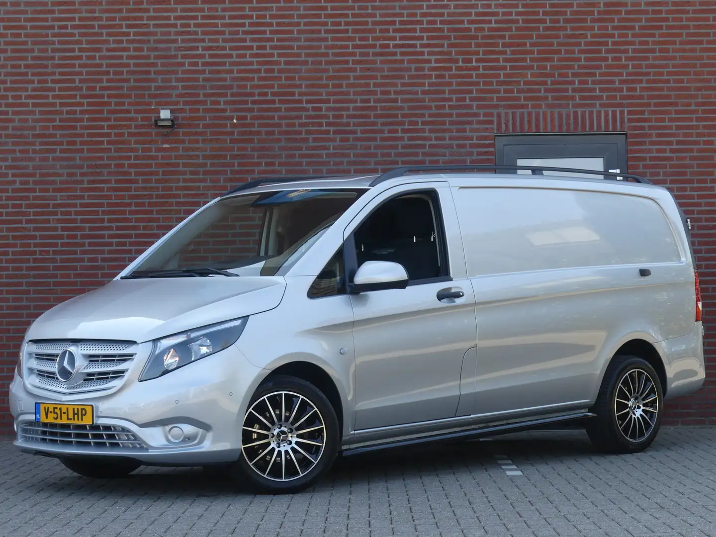 Mercedes-Benz Vito 116 CDI Lang Navigatie/PDC/Camera Gris - 1