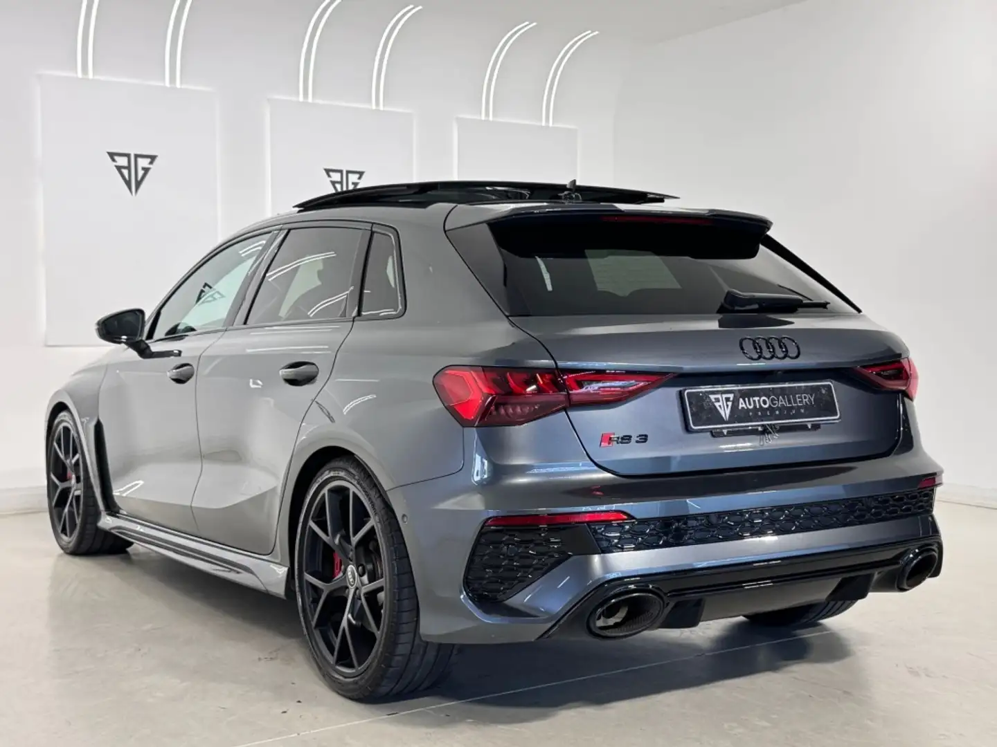 Audi RS3 Sportback quattro S tronic 294kW Gris - 2
