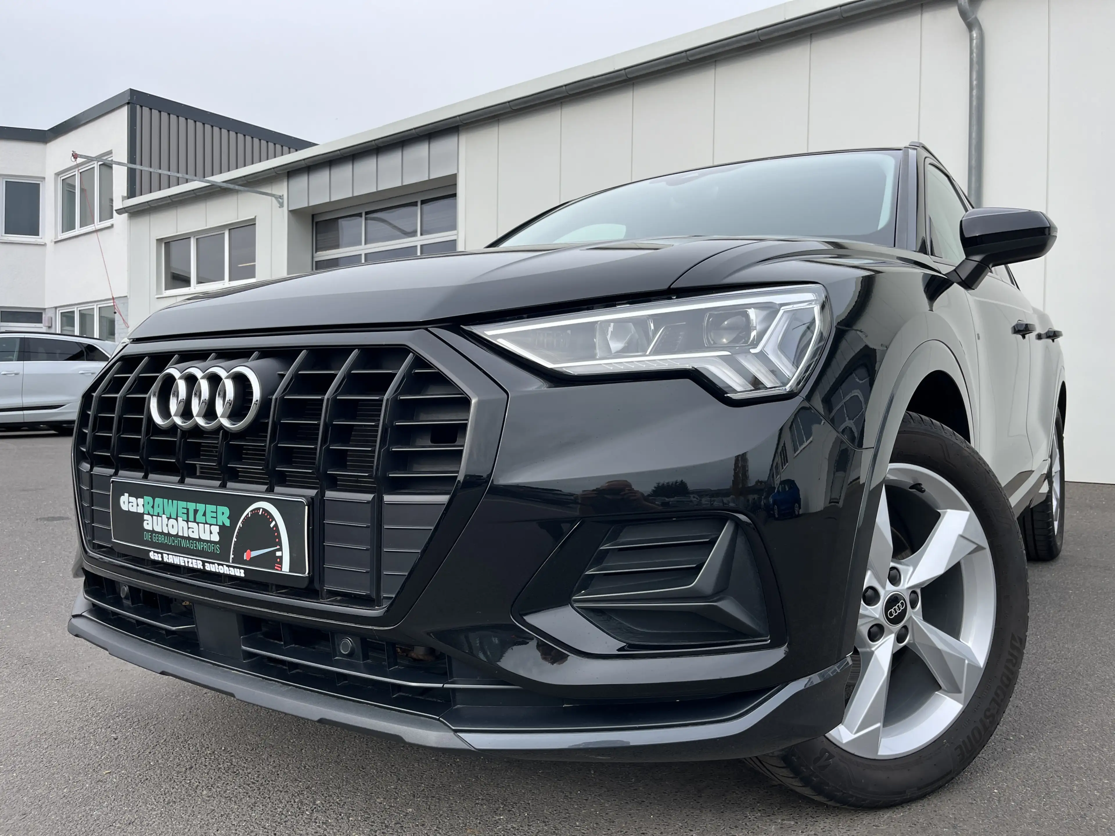 Audi Q3 35 2.0 TDI S tronic advanced 156€ m.20% Anz. AHK