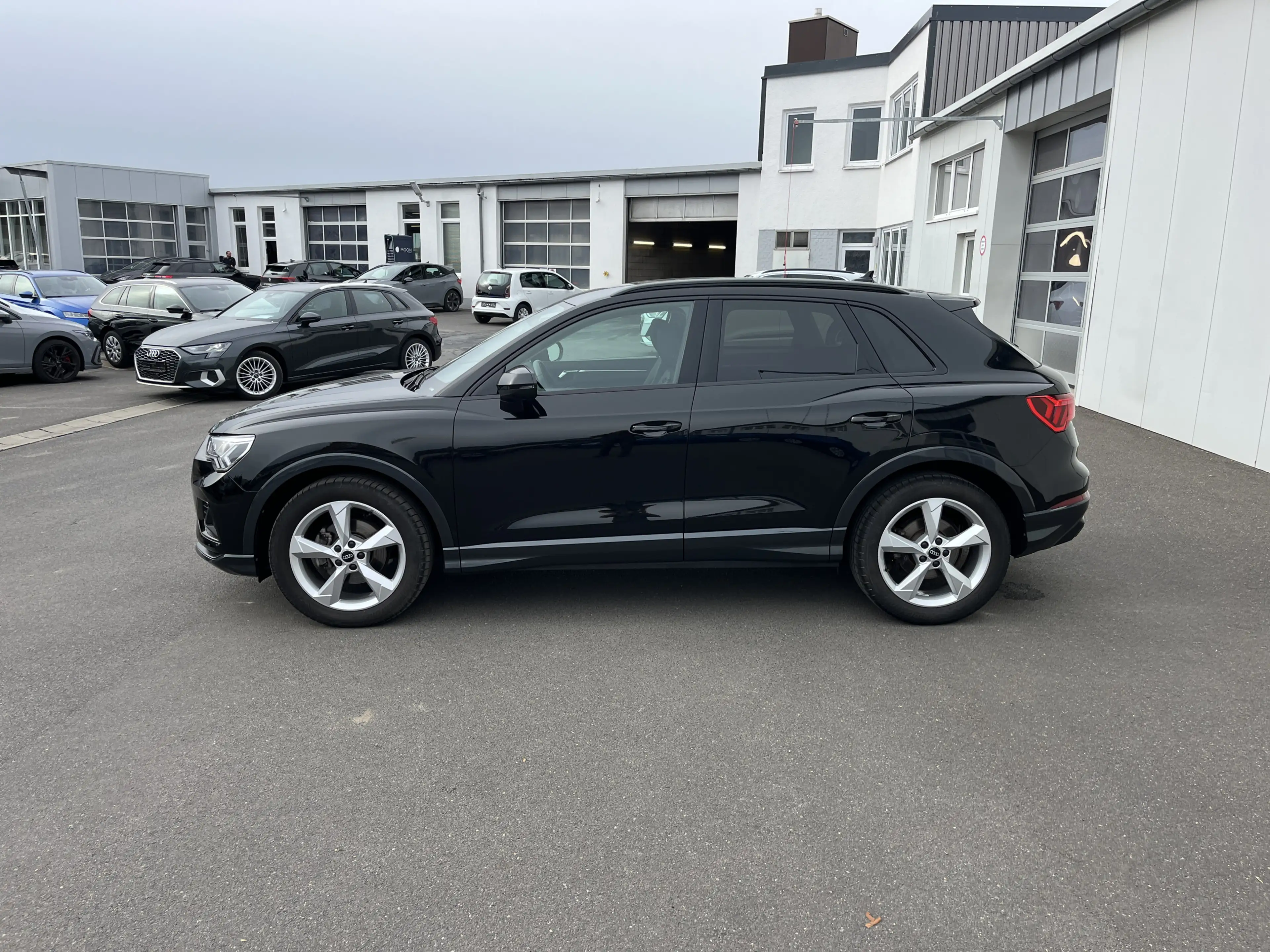 Audi Q3 35 2.0 TDI S tronic advanced 156€ m.20% Anz. AHK — photo 3