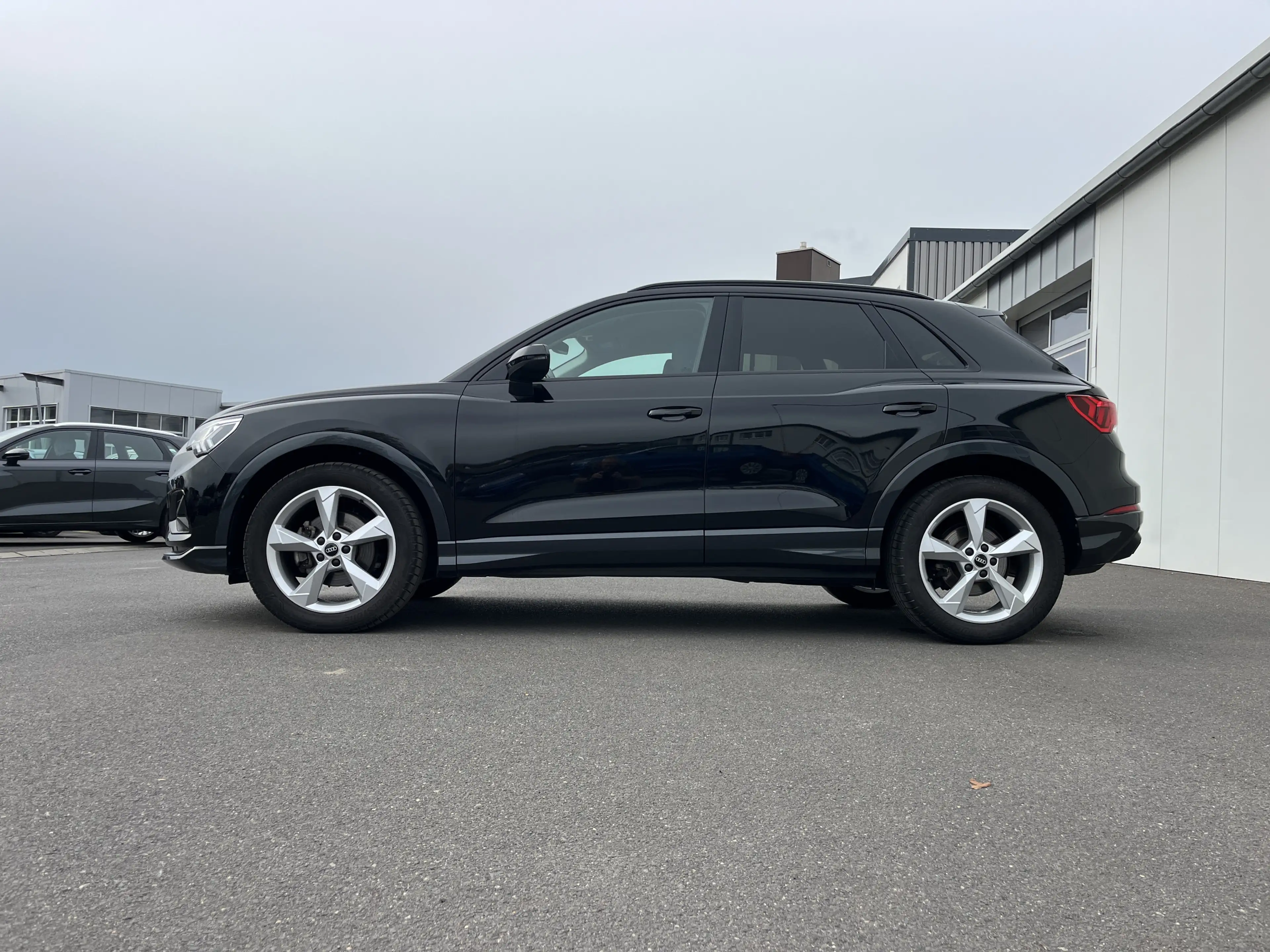 Audi Q3 35 2.0 TDI S tronic advanced 156€ m.20% Anz. AHK — photo 2