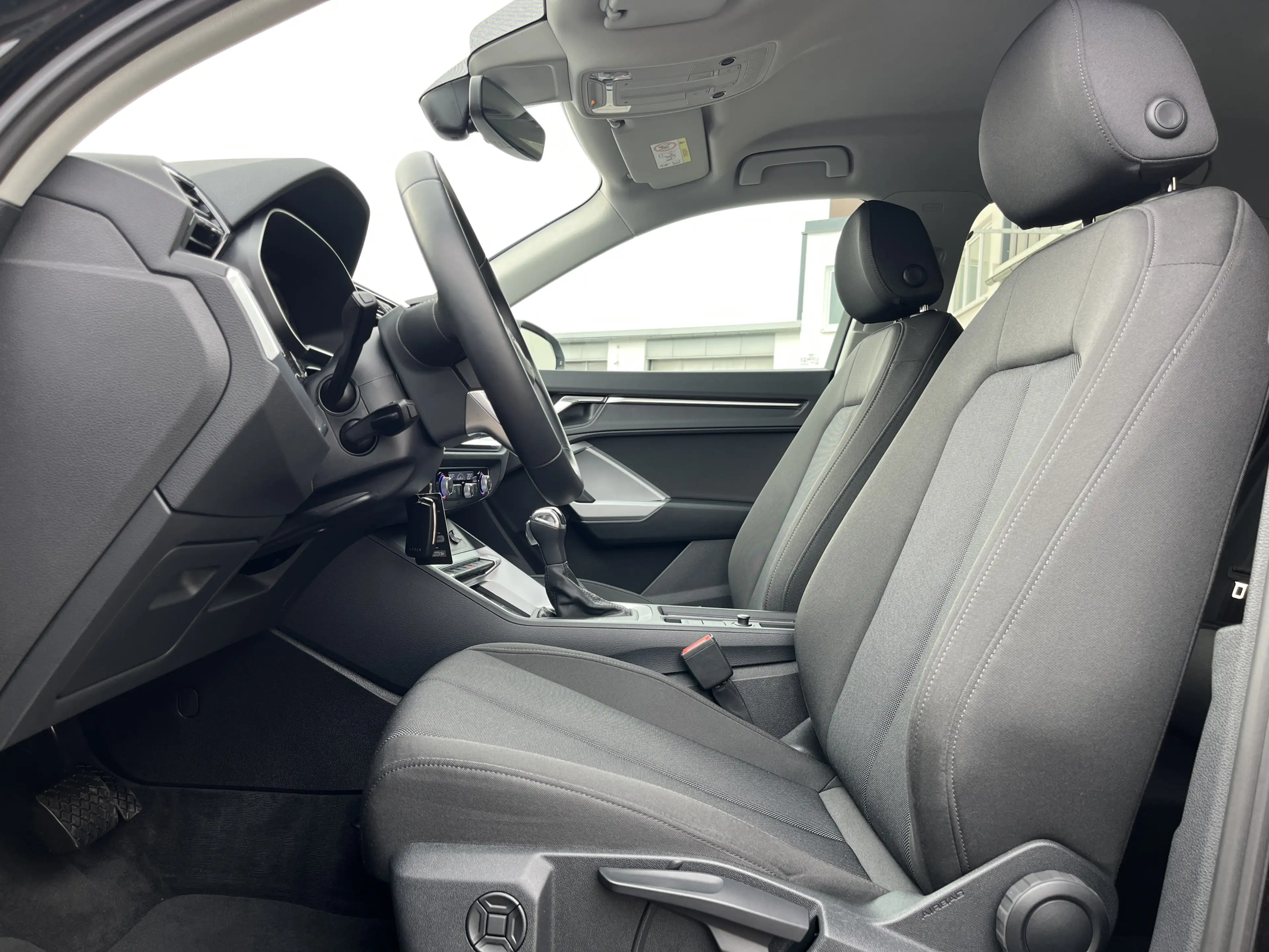 Audi Q3 35 2.0 TDI S tronic advanced 156€ m.20% Anz. AHK — photo 12