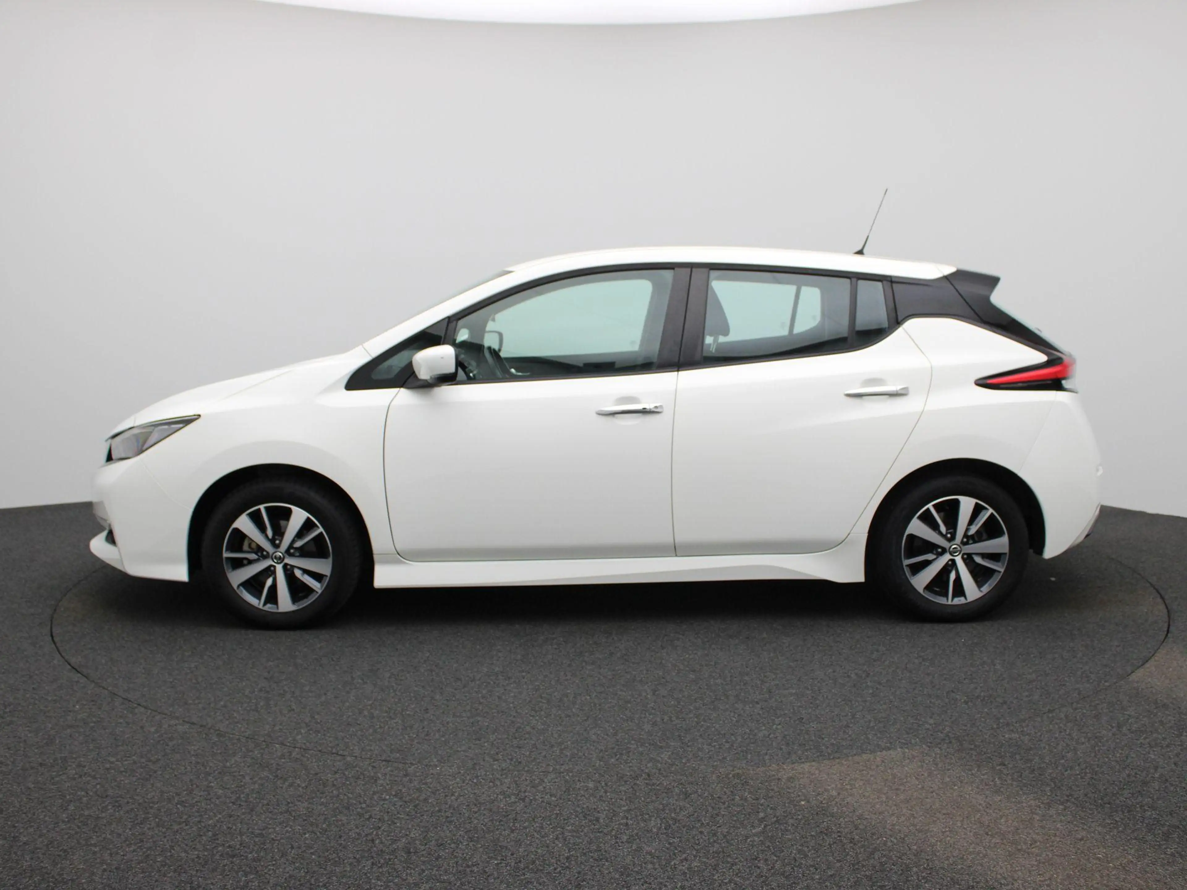 Nissan Leaf Acenta 40 kWh NAVI | CAMERA | Tel. — photo 4