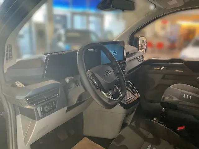 Ford Tourneo Custom AWD Active L1 Ansicht 12