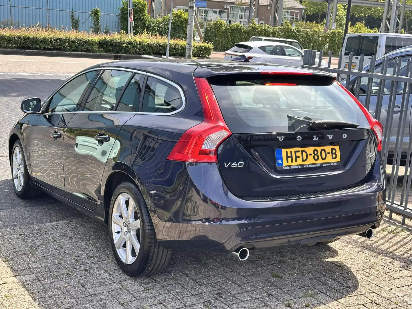 Volvo V60 2.0 T3 Momentum Blauw - 2