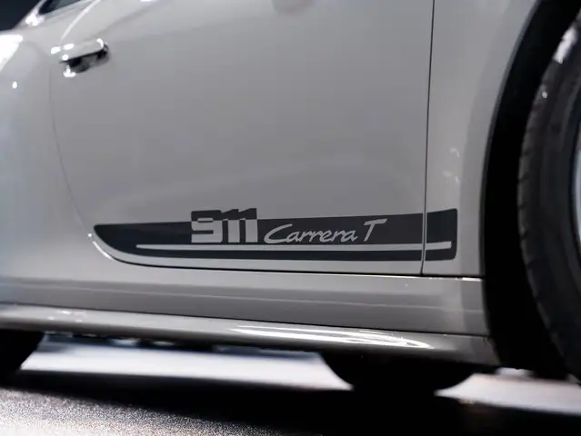 Porsche 911 view 3