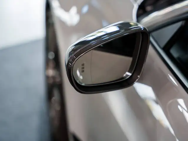 Porsche 911 view 9