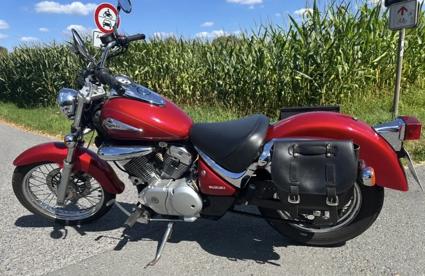 Suzuki Intruder C Intruder VL 125 - 24000km , HU 04/2027 Rouge - 1
