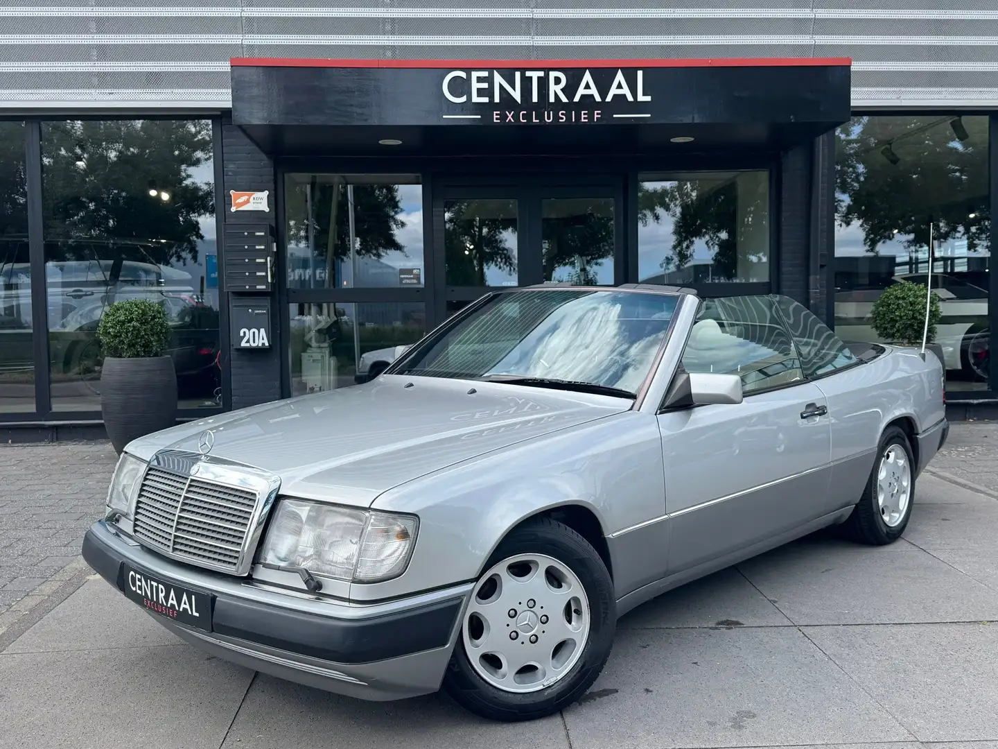 Mercedes-Benz E 300 CE-24 (W124)|Airco|Becker Radio|Leder|Stoelverwarm Срібний - 1