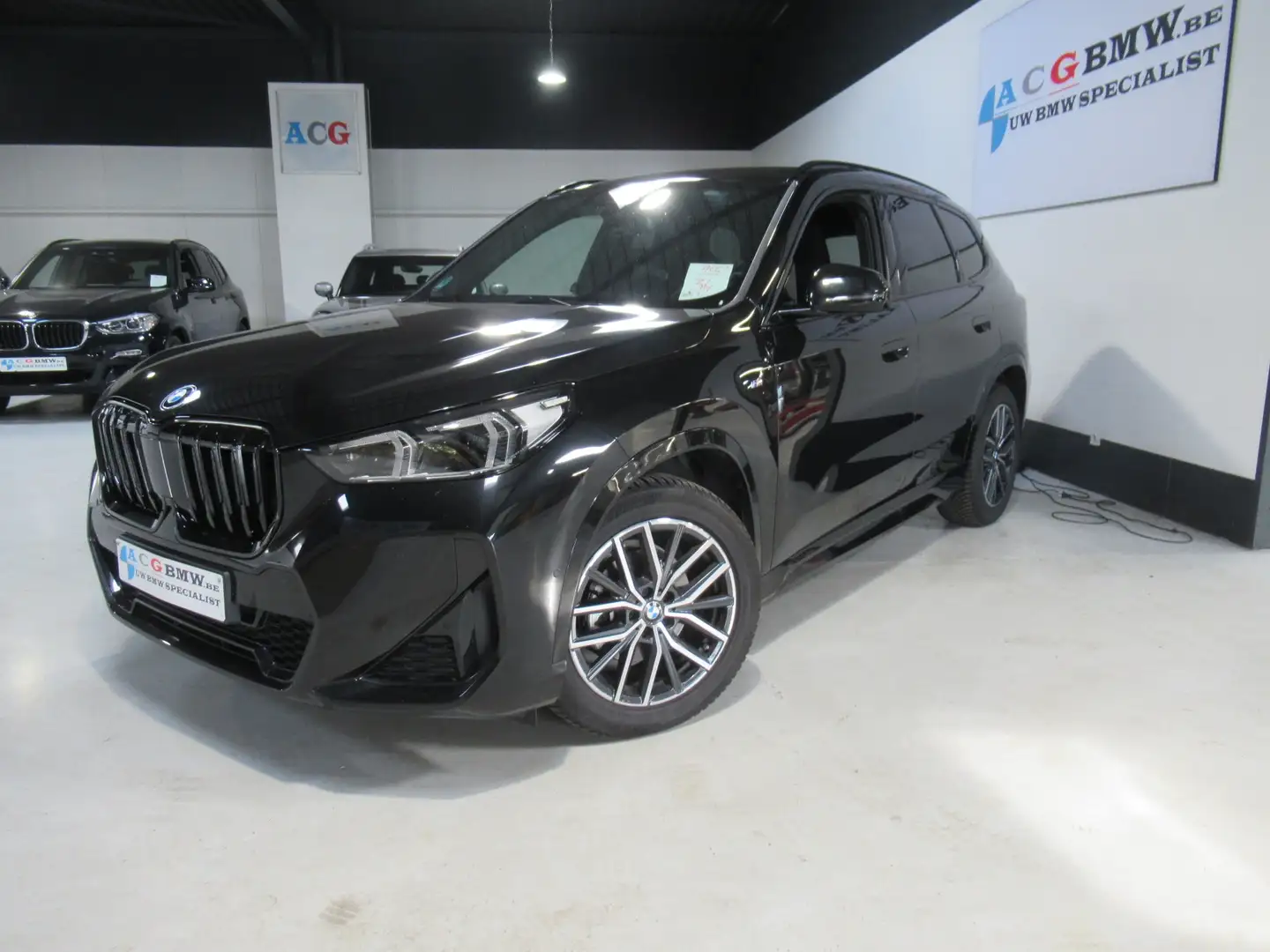 BMW X1 X1 sDrive18i Aut. M Sportpaket Schwarz - 2