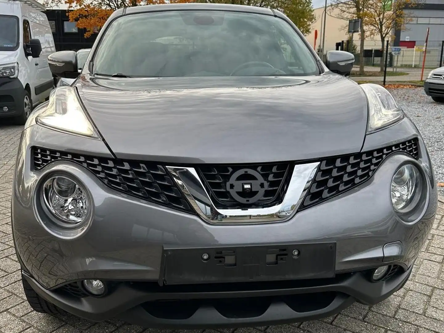 Nissan Juke Juke 1.6 Xtronic Tekna Grijs - 2