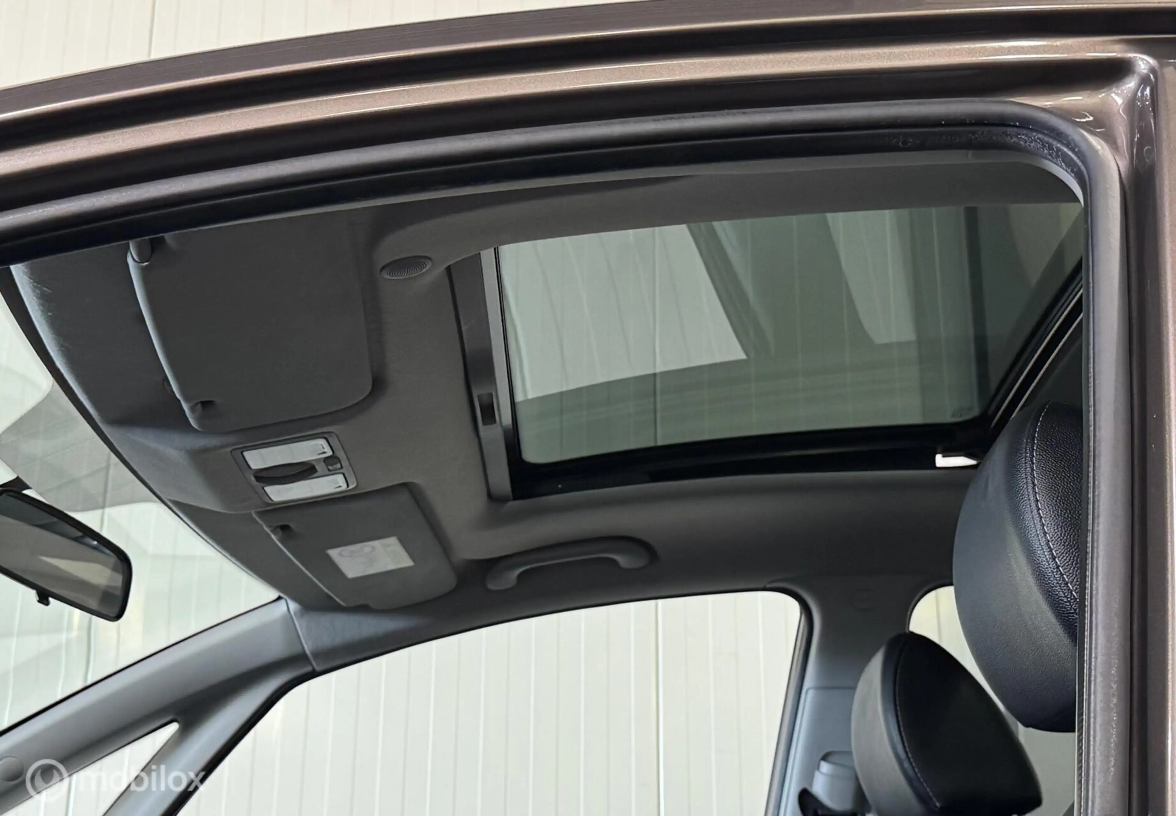 Kia Venga 1.4 CVVT Summer Edition [ NAP 1e eig. panorama ] — photo 26