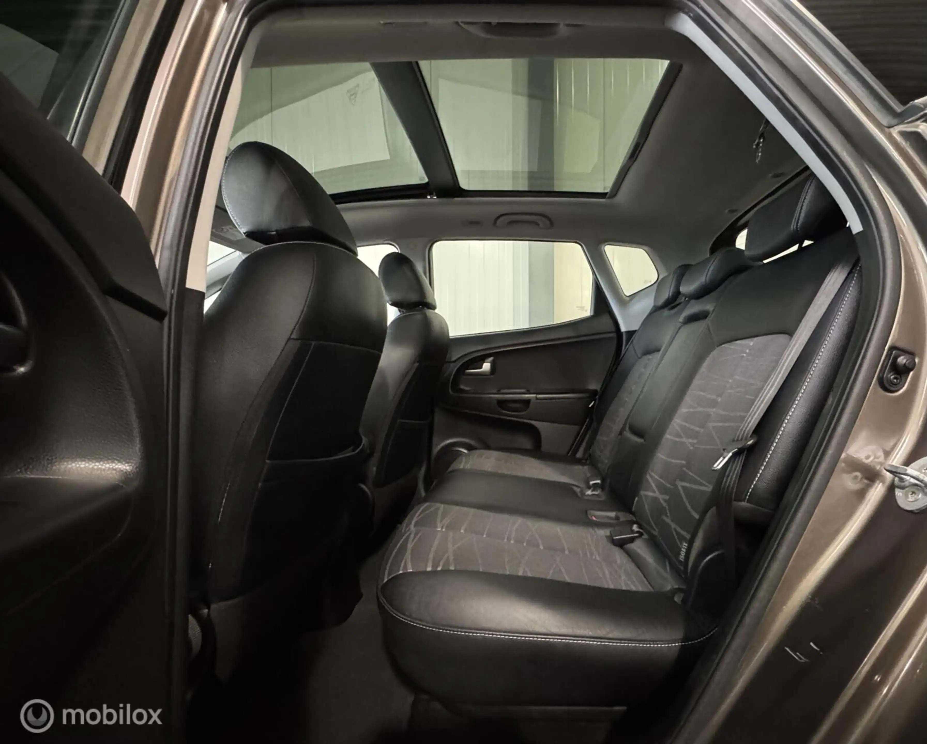 Kia Venga 1.4 CVVT Summer Edition [ NAP 1e eig. panorama ] — photo 10