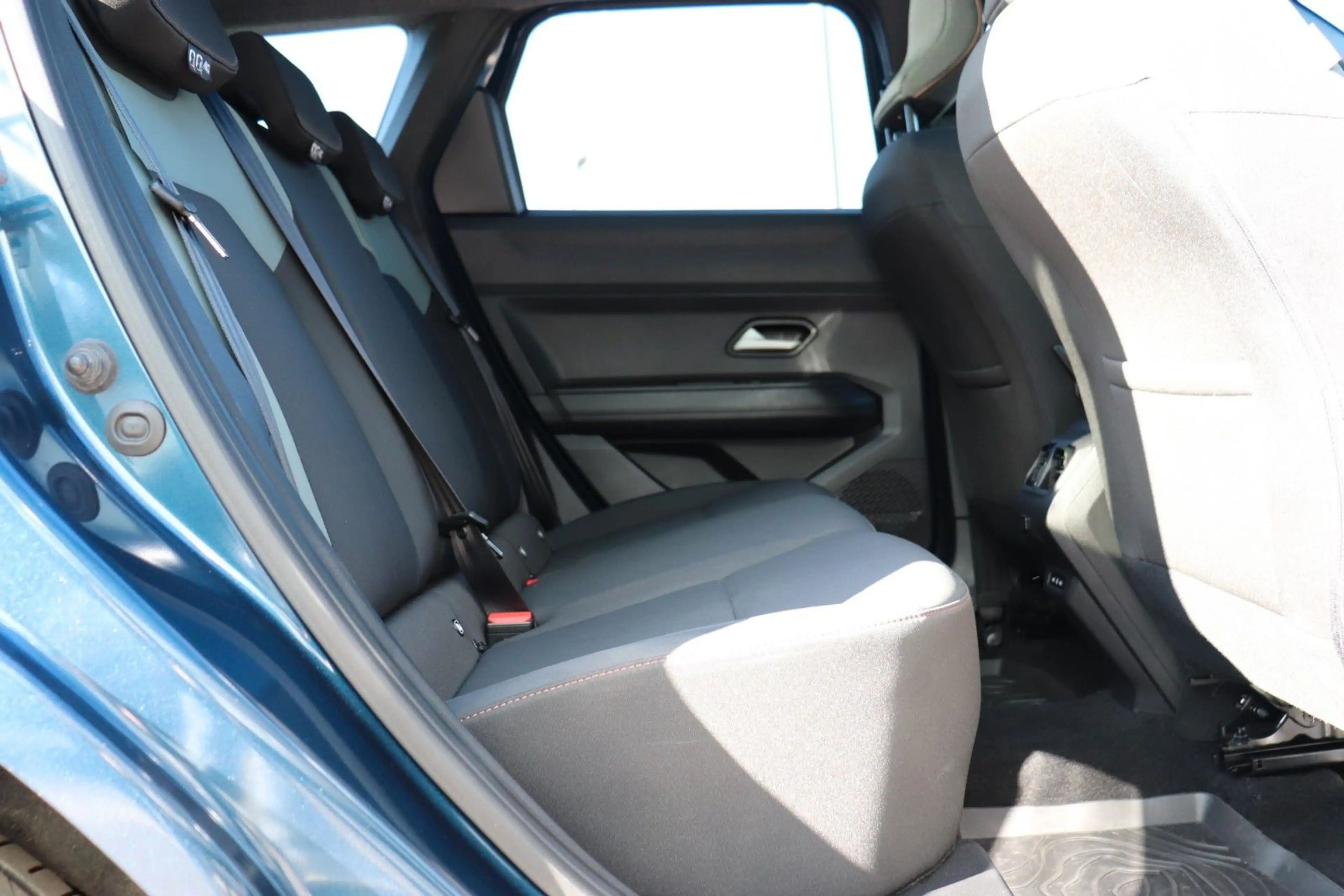 Dacia Bigster TCe 140 Extreme, ACC, Klimaauto, AHK — photo 13