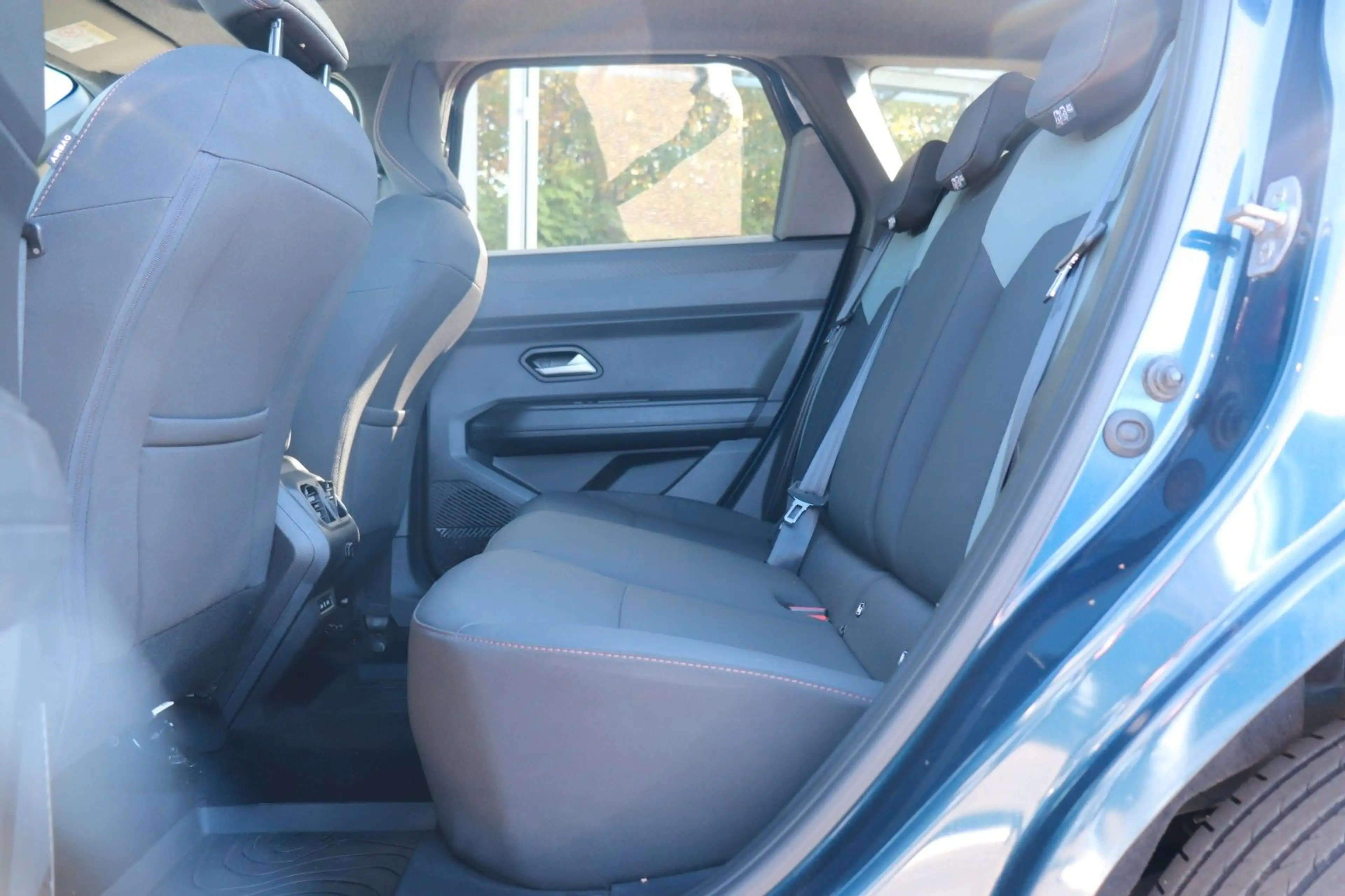 Dacia Bigster TCe 140 Extreme, ACC, Klimaauto, AHK — photo 11