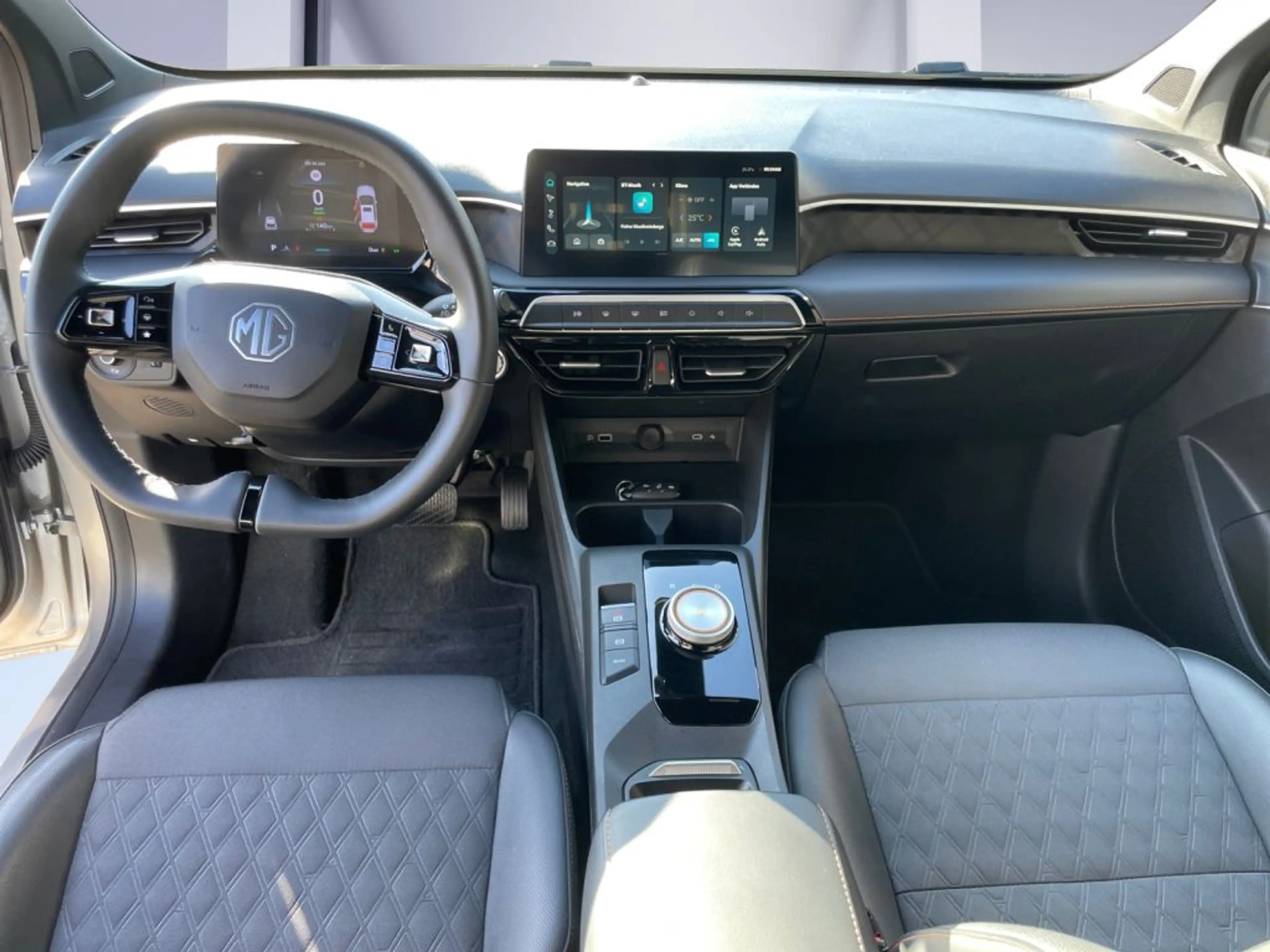 MG MG3 3 Hybrid+ Luxury — photo 10
