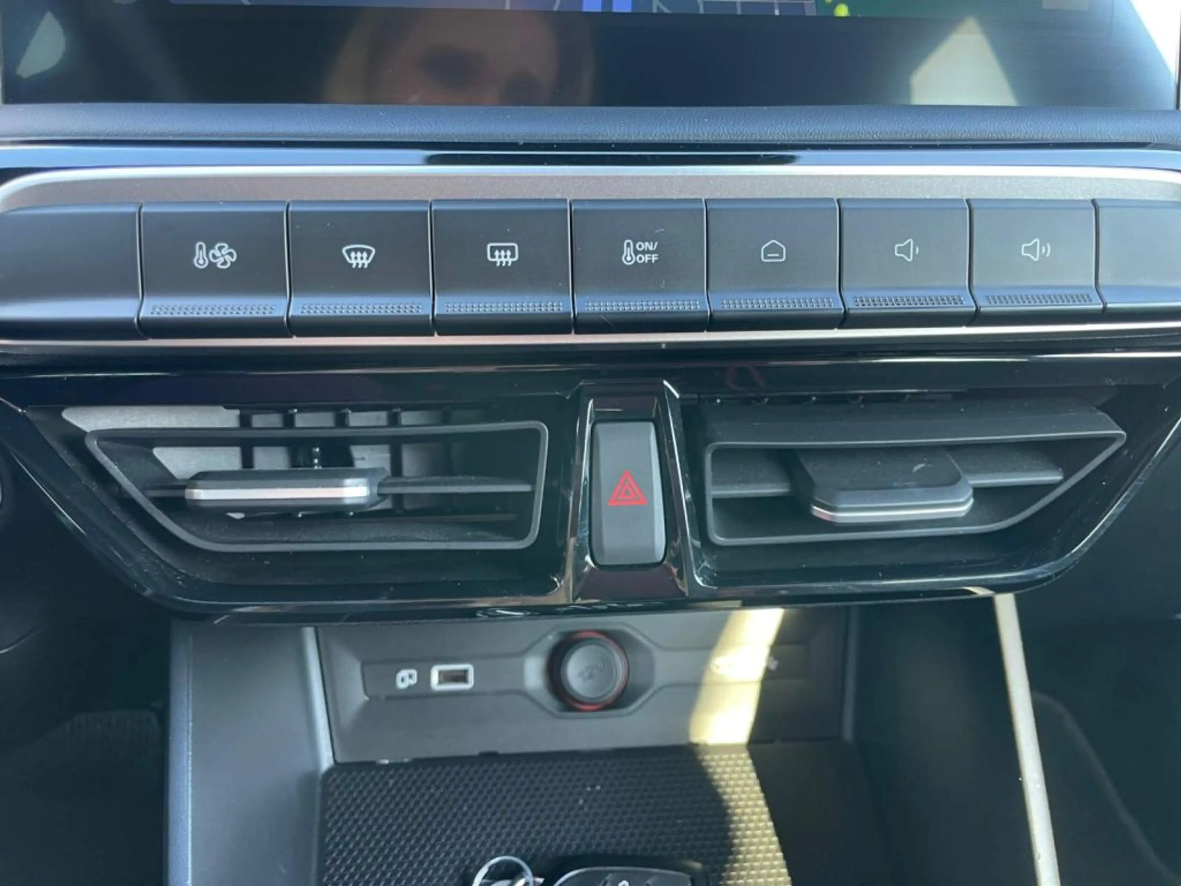MG MG3 3 Hybrid+ Luxury — photo 15
