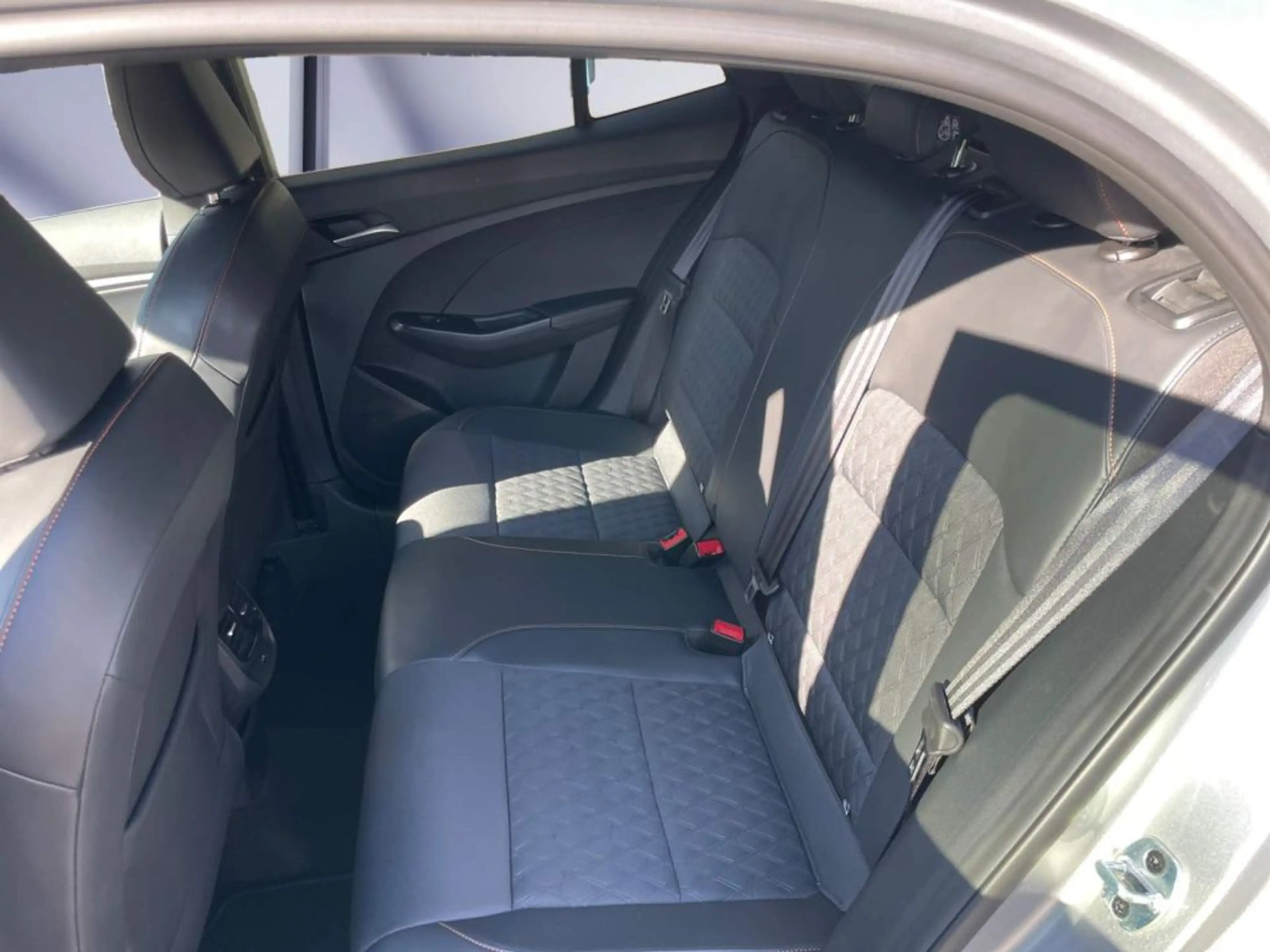 MG MG3 3 Hybrid+ Luxury — photo 9