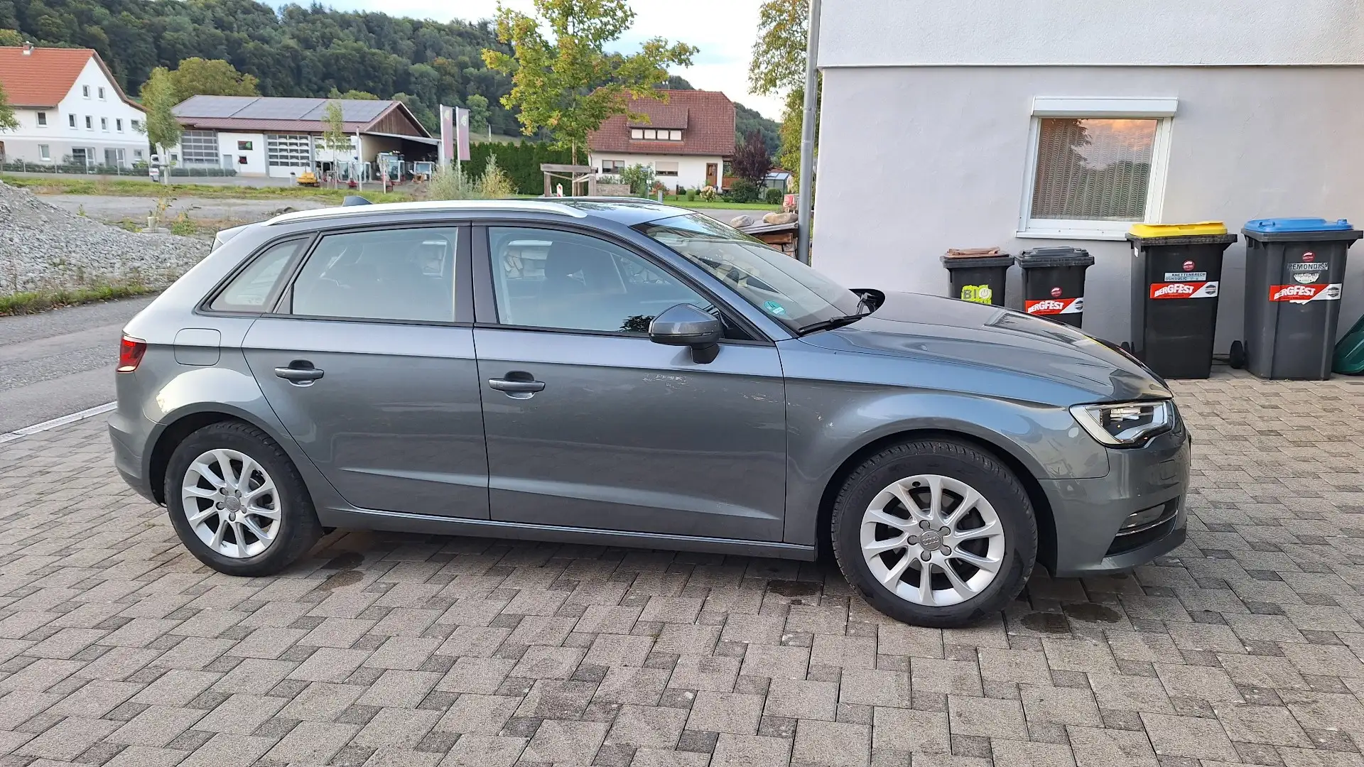 Audi A3 attraction Grau - 1