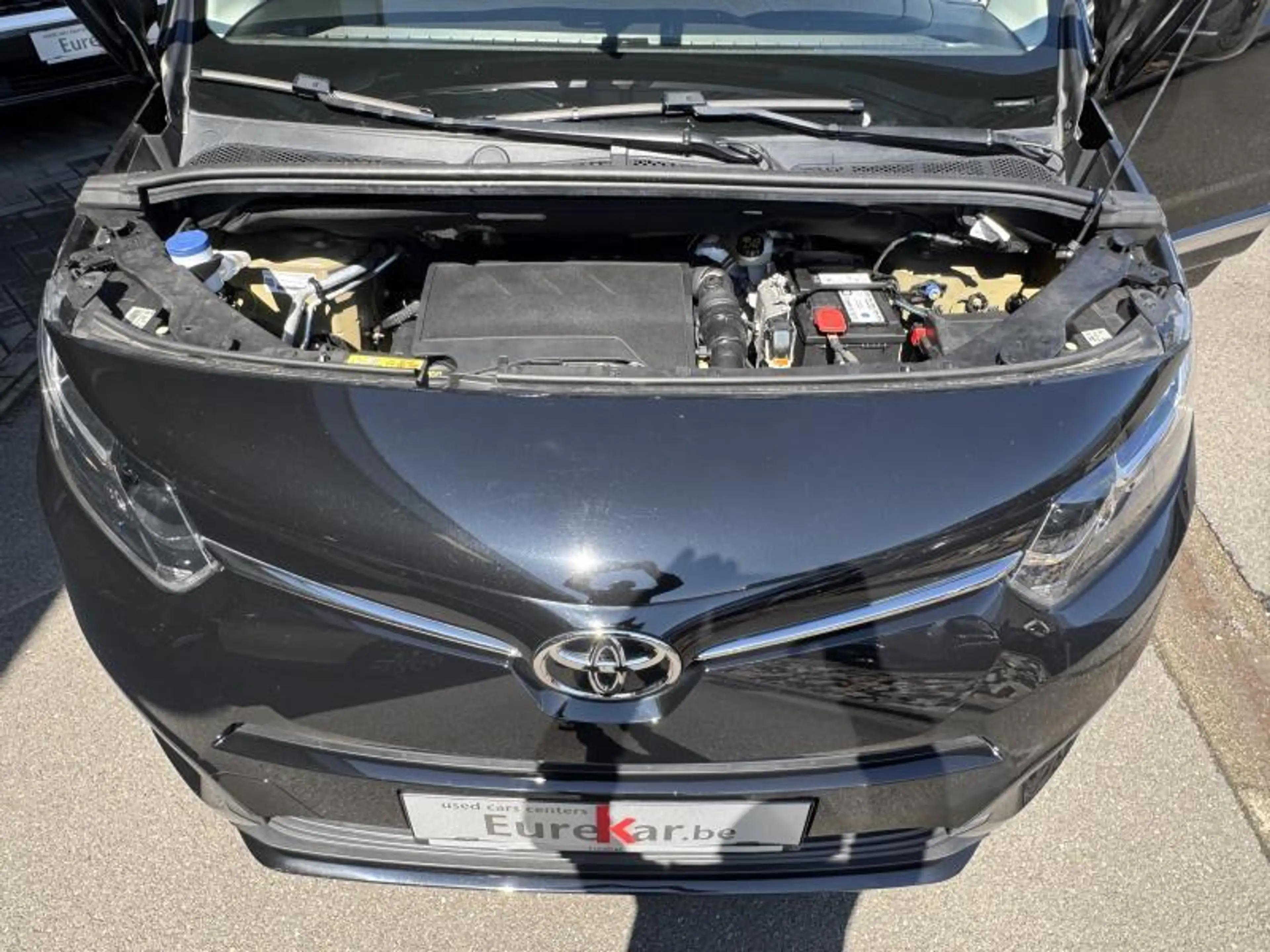 Toyota Verso Shuttle — photo 13