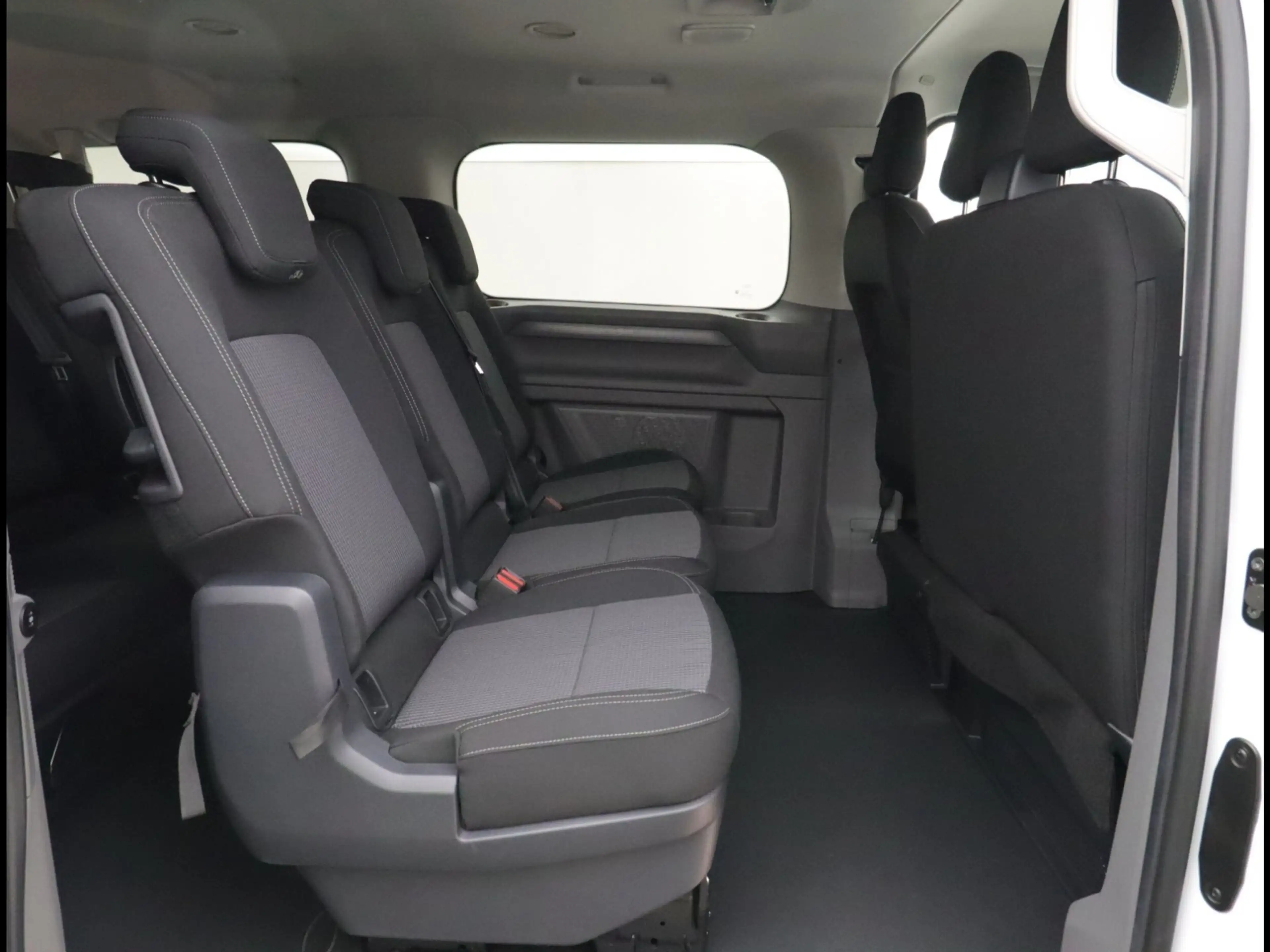 Volkswagen T7 Caravelle KR 64 KWH AUTOMATIK 9-SITZER LED — photo 7
