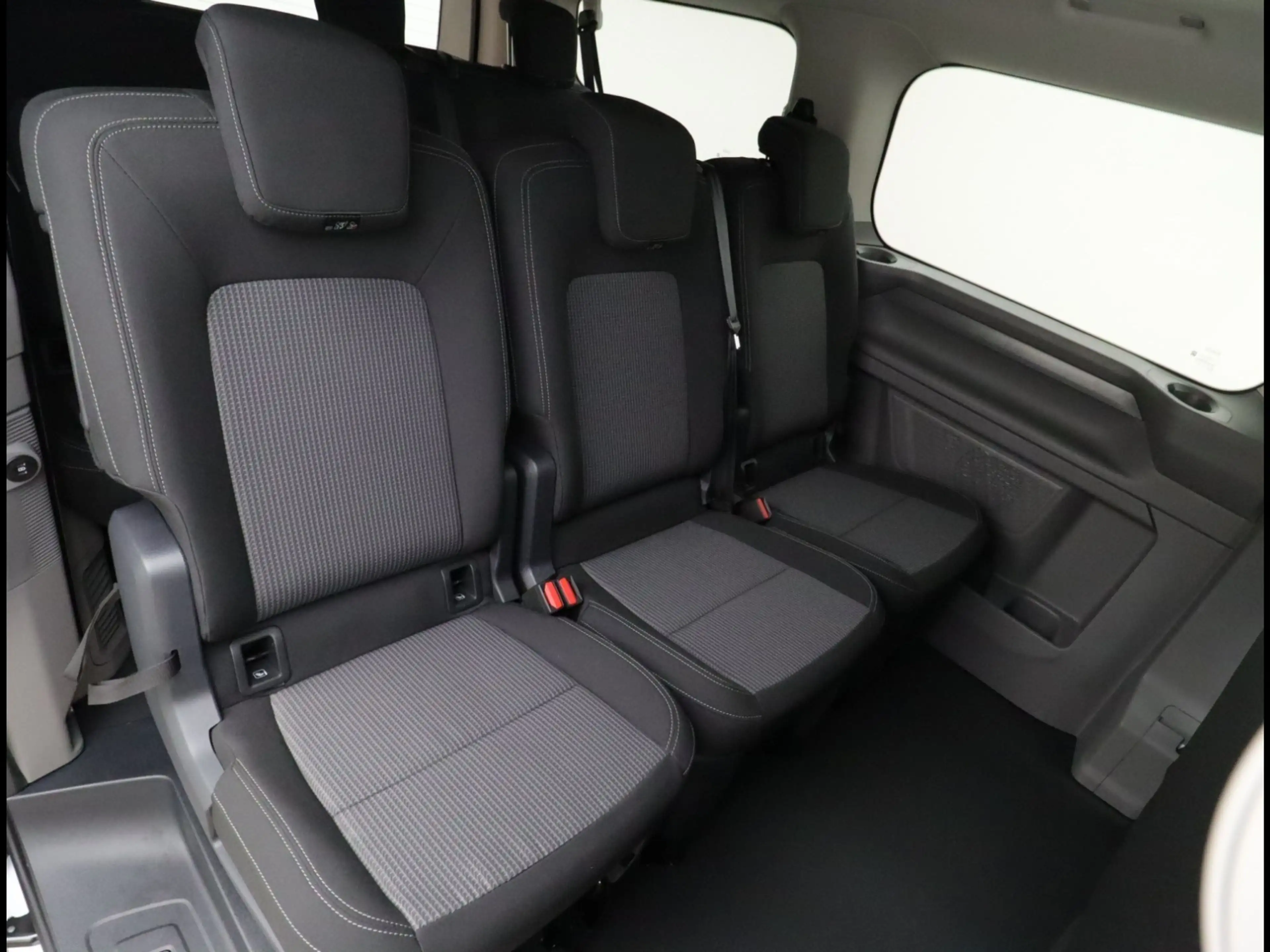 Volkswagen T7 Caravelle KR 64 KWH AUTOMATIK 9-SITZER LED — photo 8