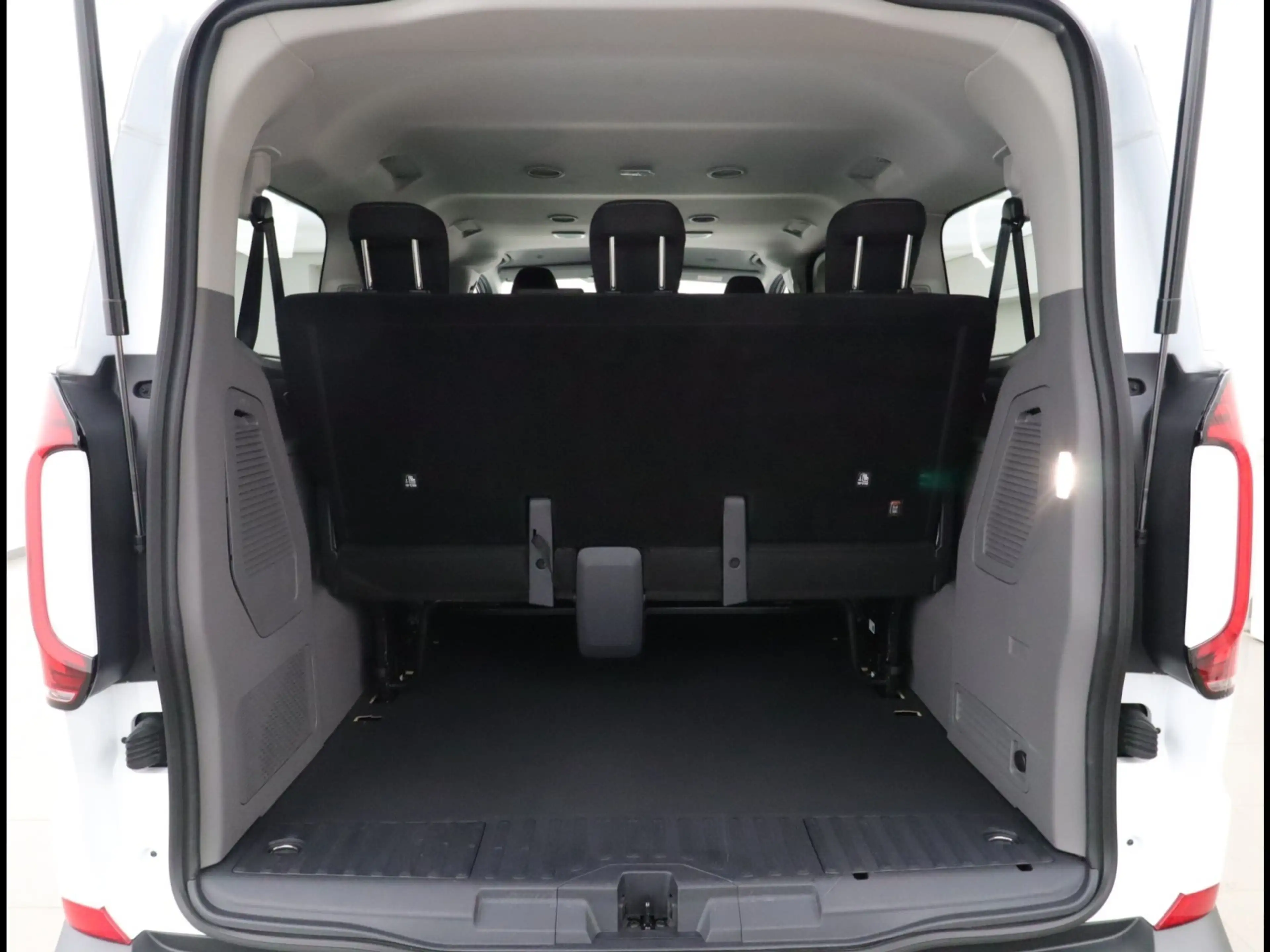 Volkswagen T7 Caravelle KR 64 KWH AUTOMATIK 9-SITZER LED — photo 14