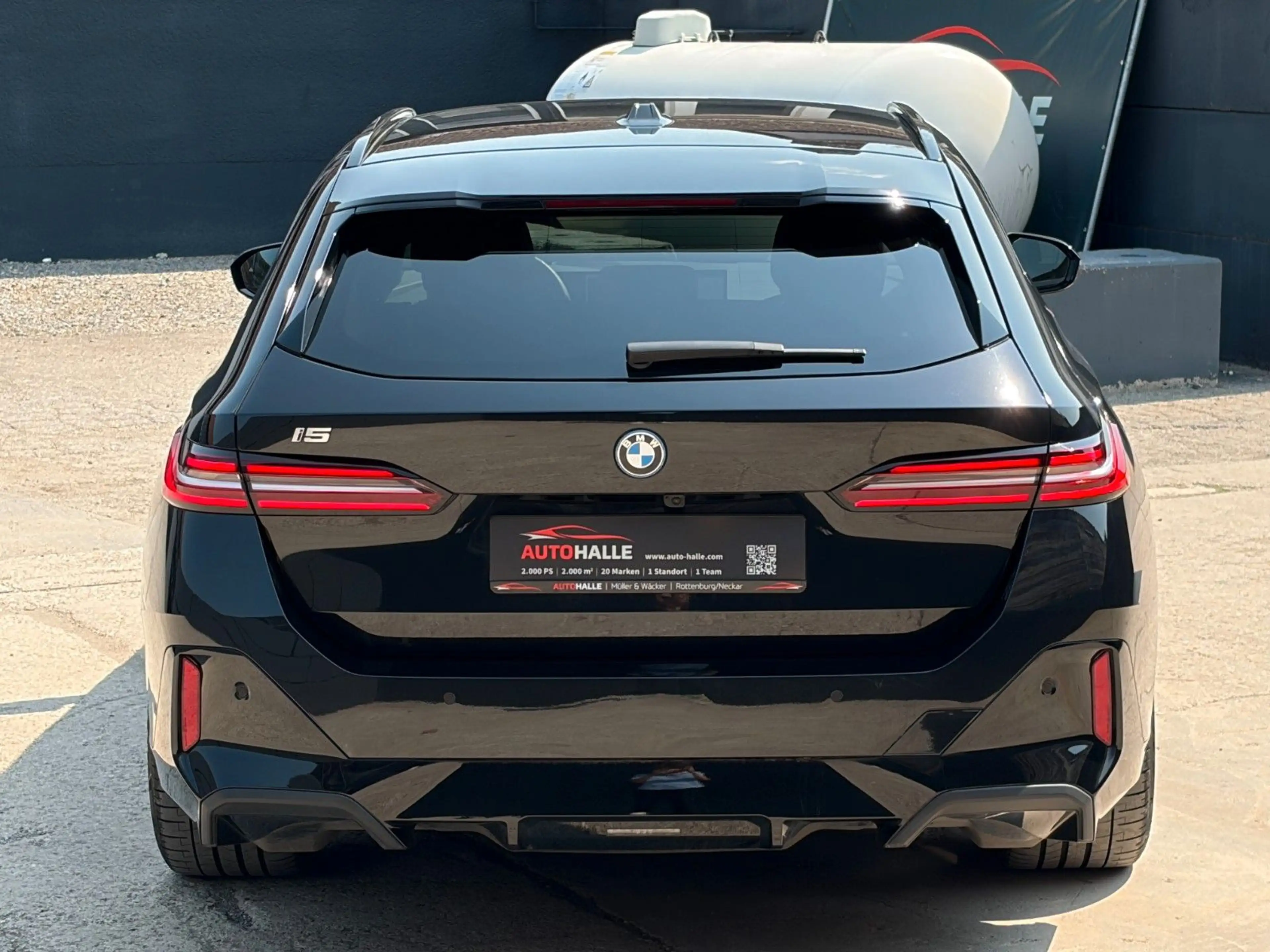 BMW i5 eDrive40 Touring M Sport Shadow 360° B&W HuD — photo 8