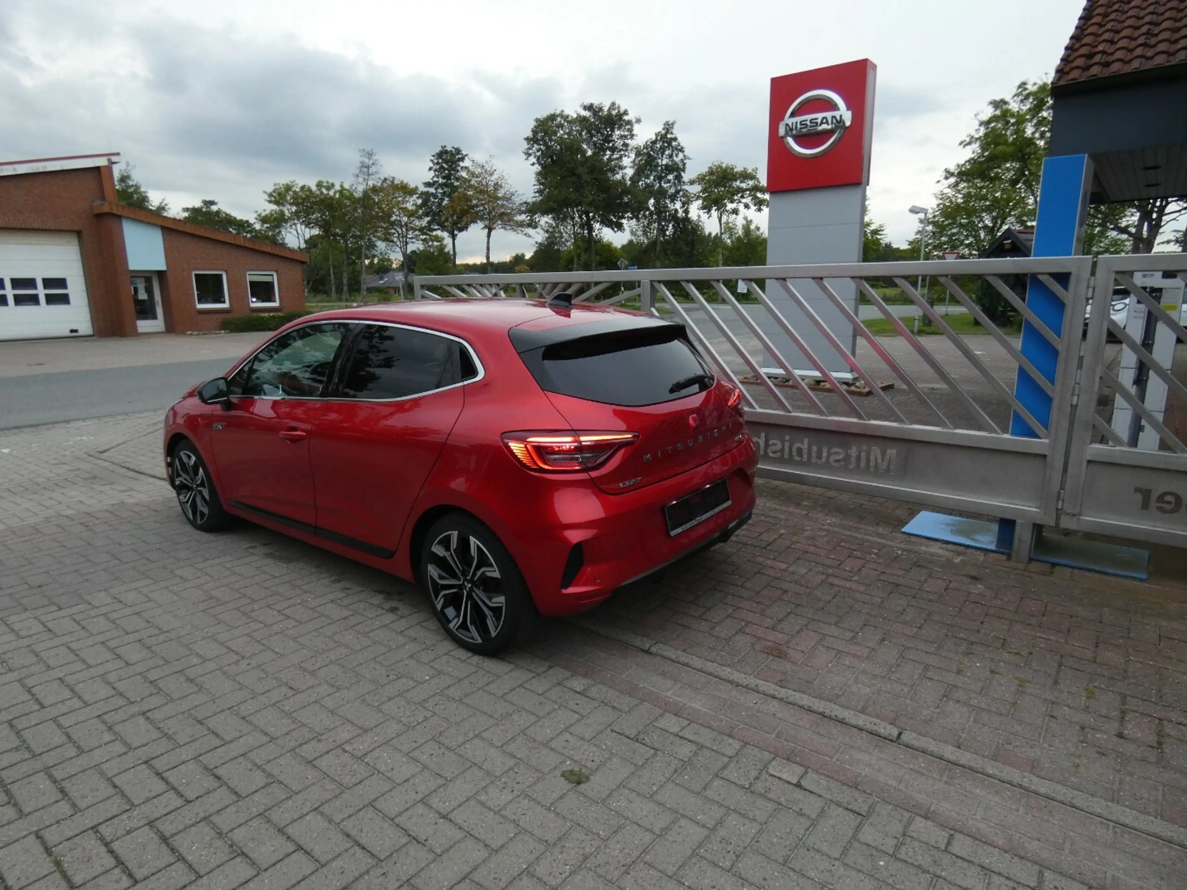 Mitsubishi Colt Top Hybrid / 94PS / Automatik — photo 2