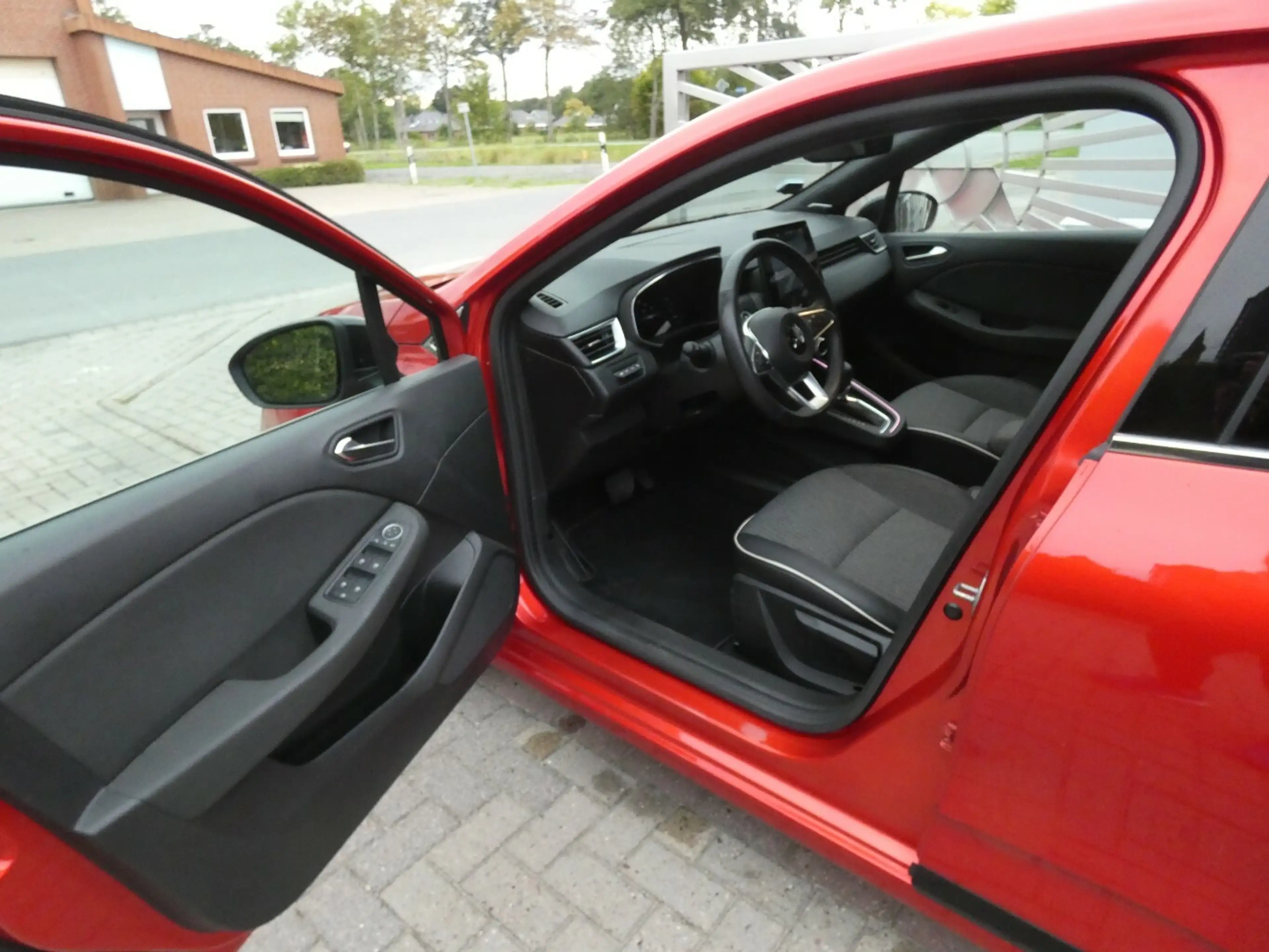 Mitsubishi Colt Top Hybrid / 94PS / Automatik — photo 8