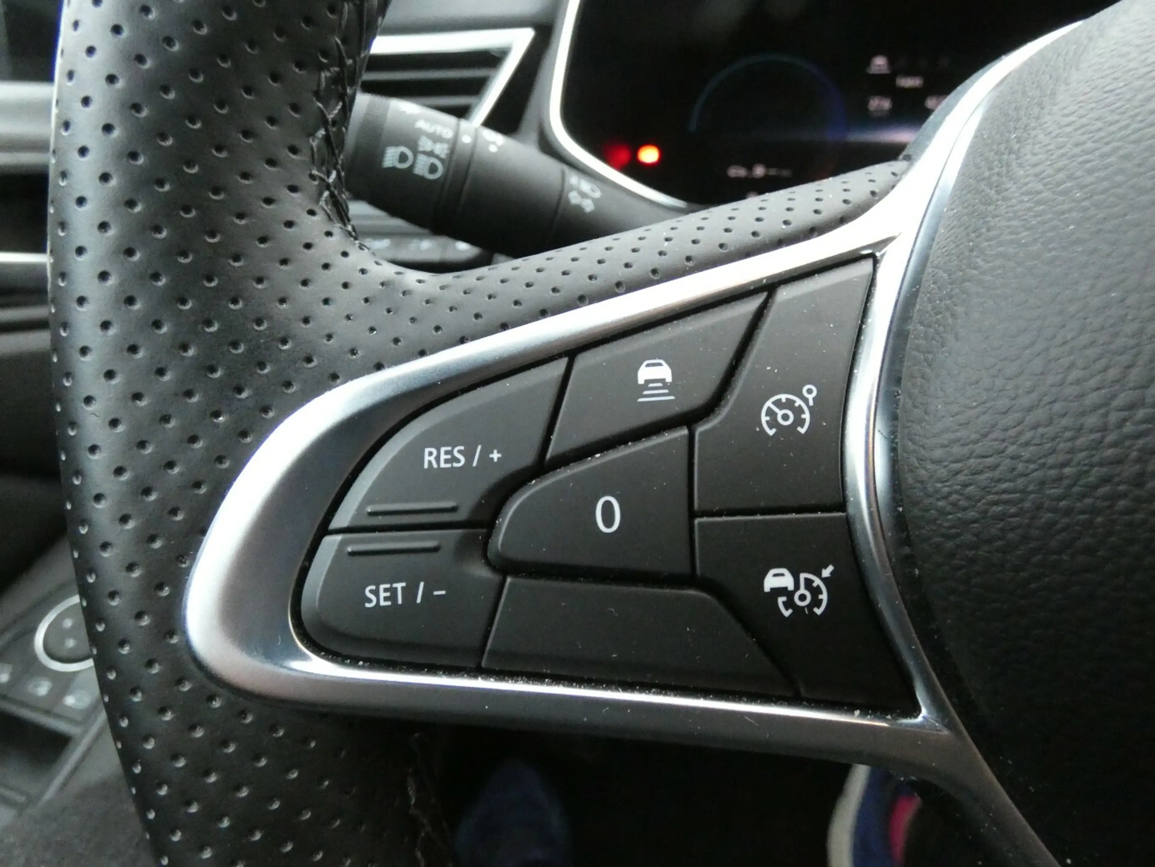 Mitsubishi Colt Top Hybrid / 94PS / Automatik — photo 10