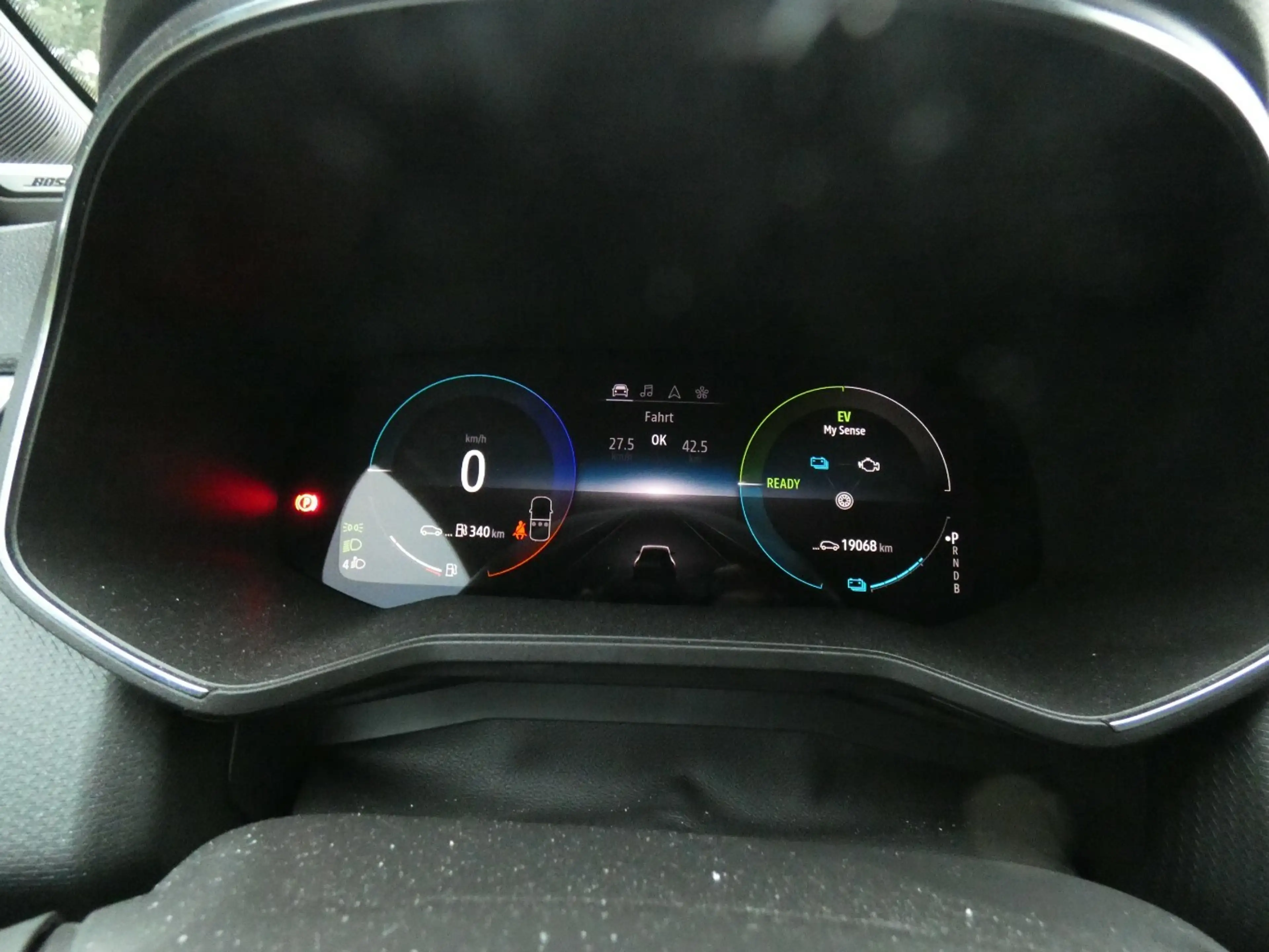 Mitsubishi Colt Top Hybrid / 94PS / Automatik — photo 12