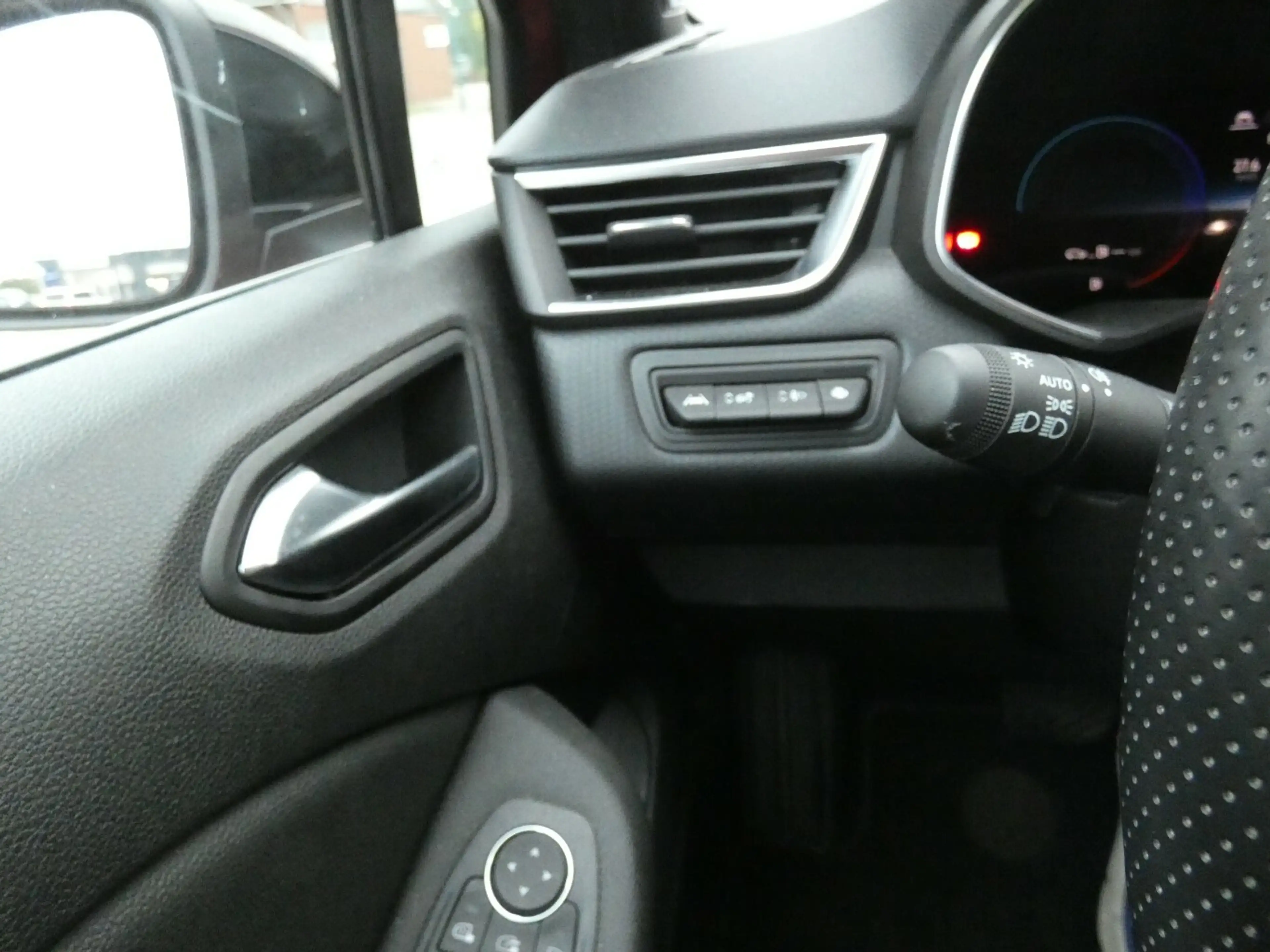 Mitsubishi Colt Top Hybrid / 94PS / Automatik — photo 9