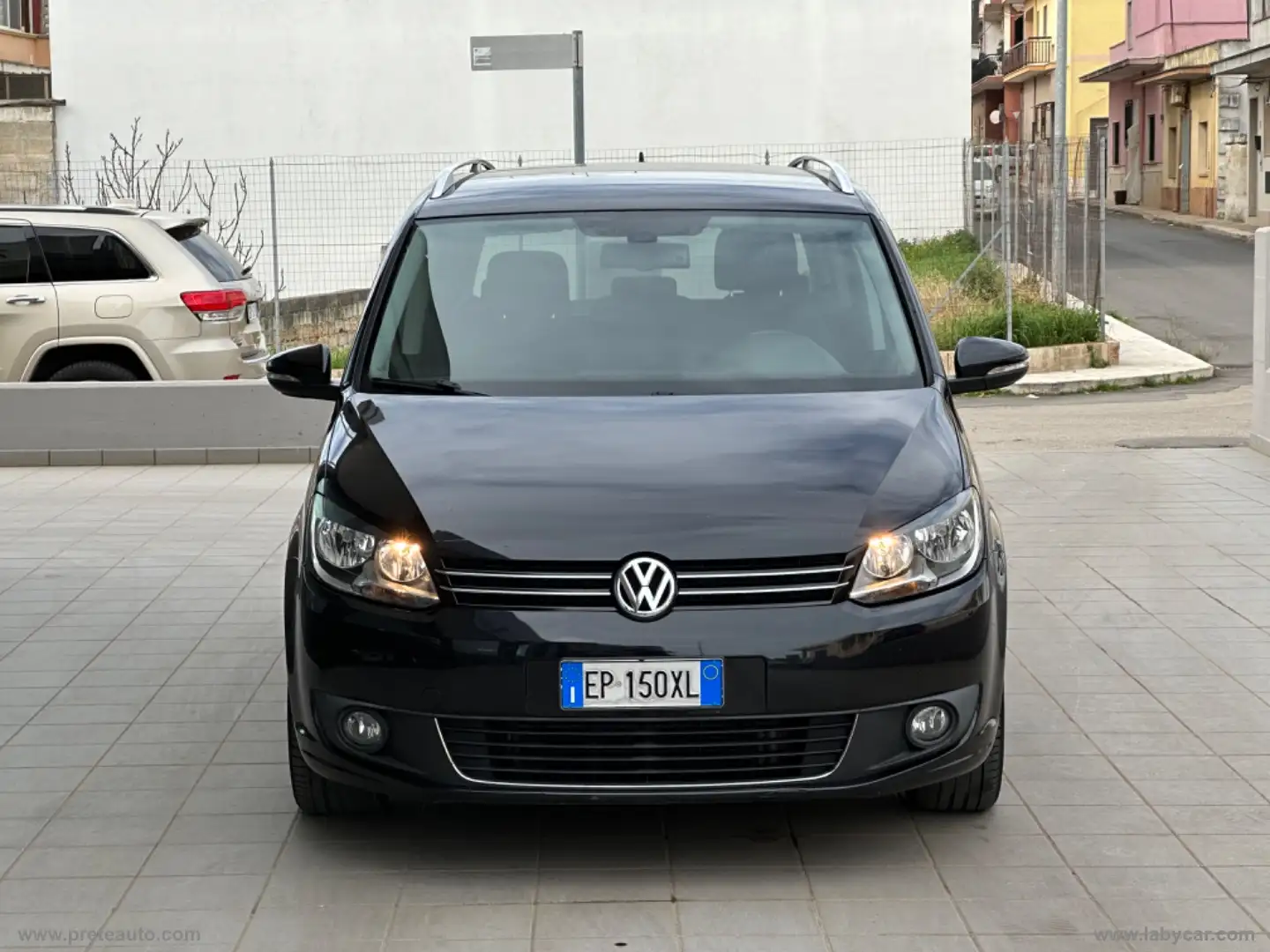 Volkswagen Touran 1.6 TDI Comfortline Чорний - 2