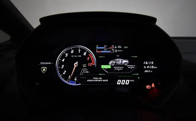 Lamborghini LP610-4 view 15
