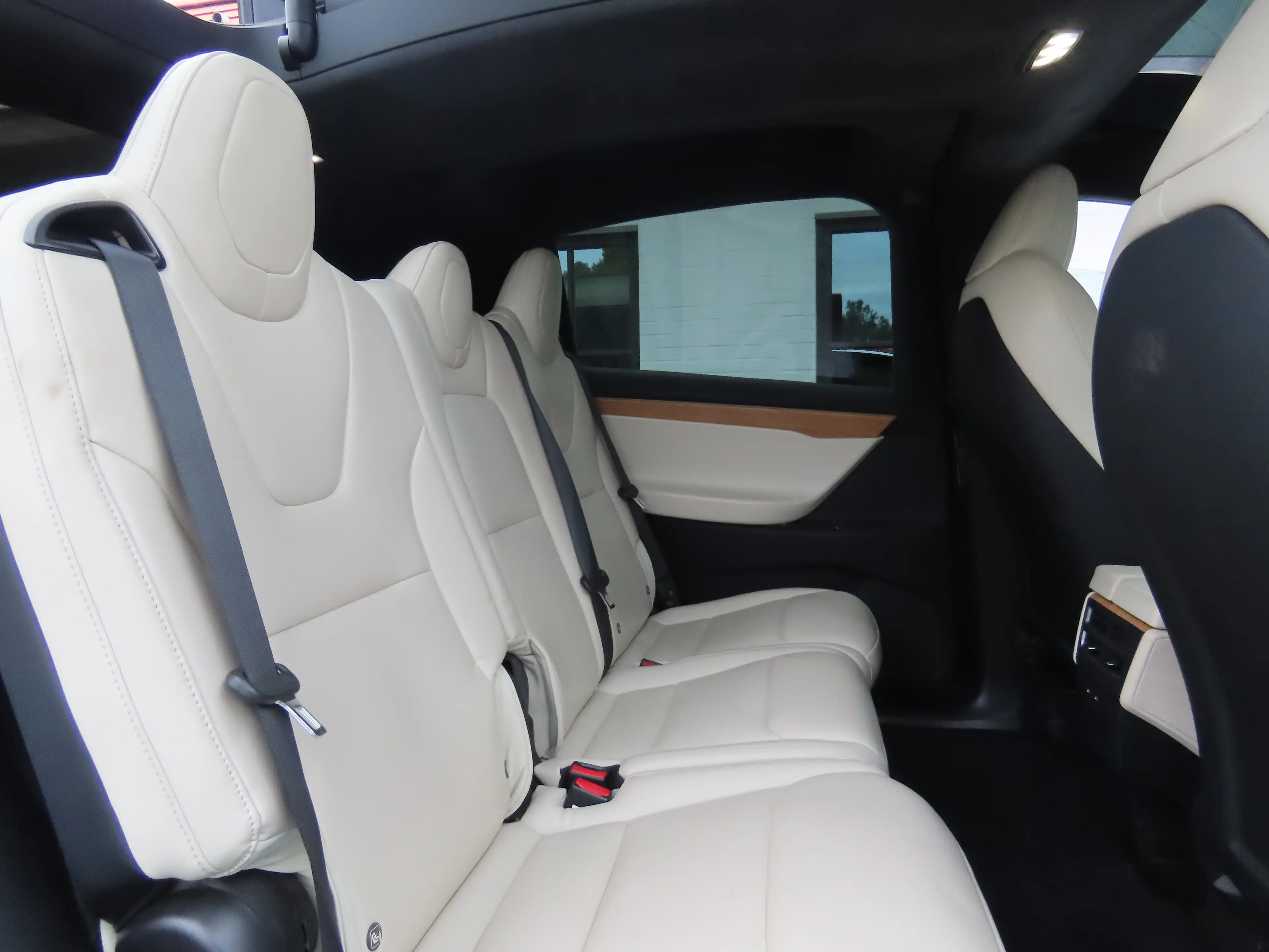 Tesla Model X Model X Dual motor long range AWD — photo 6