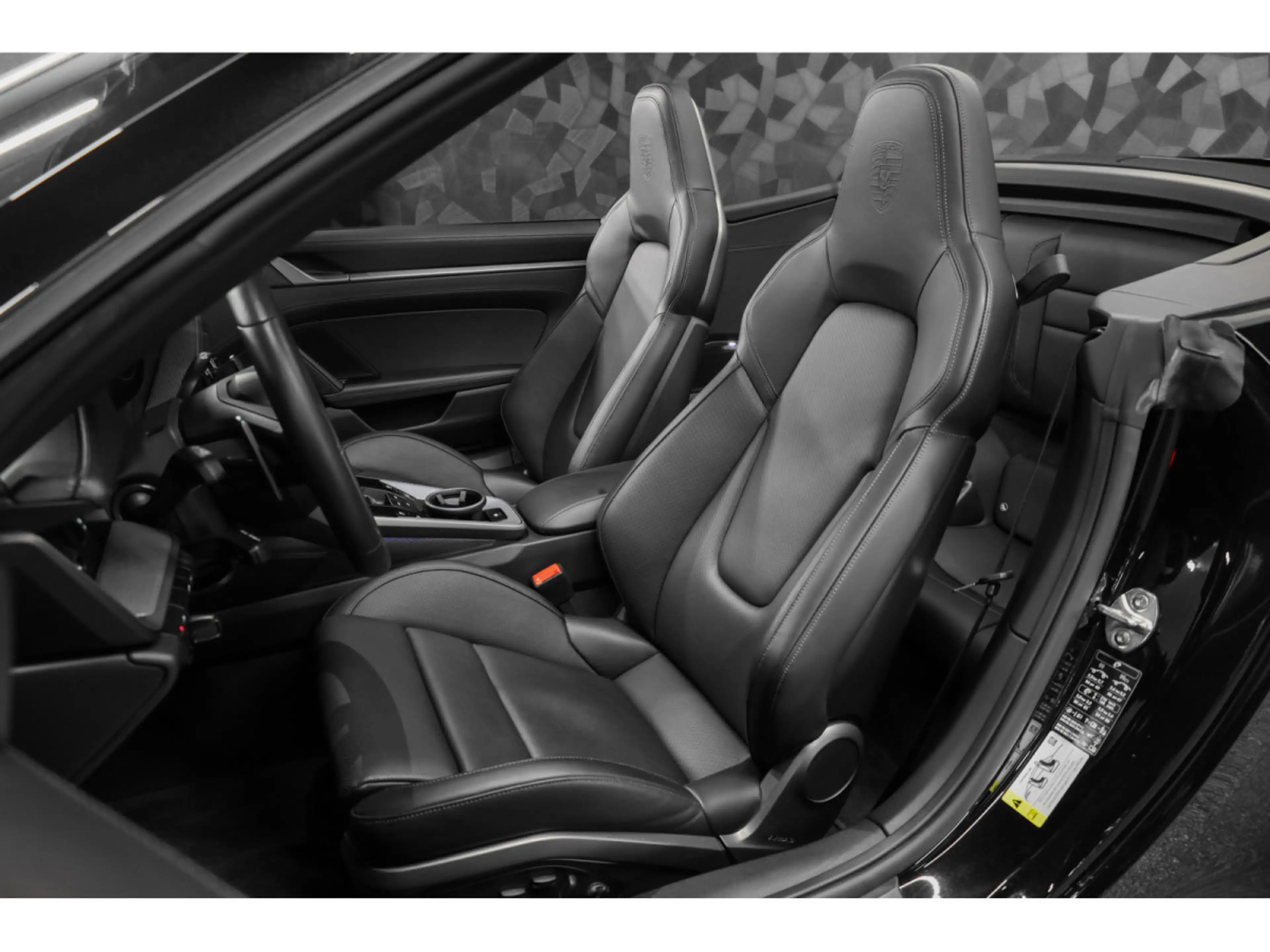 Porsche 992 CARRERA 4 GTS CABRIOLET PDK — photo 9