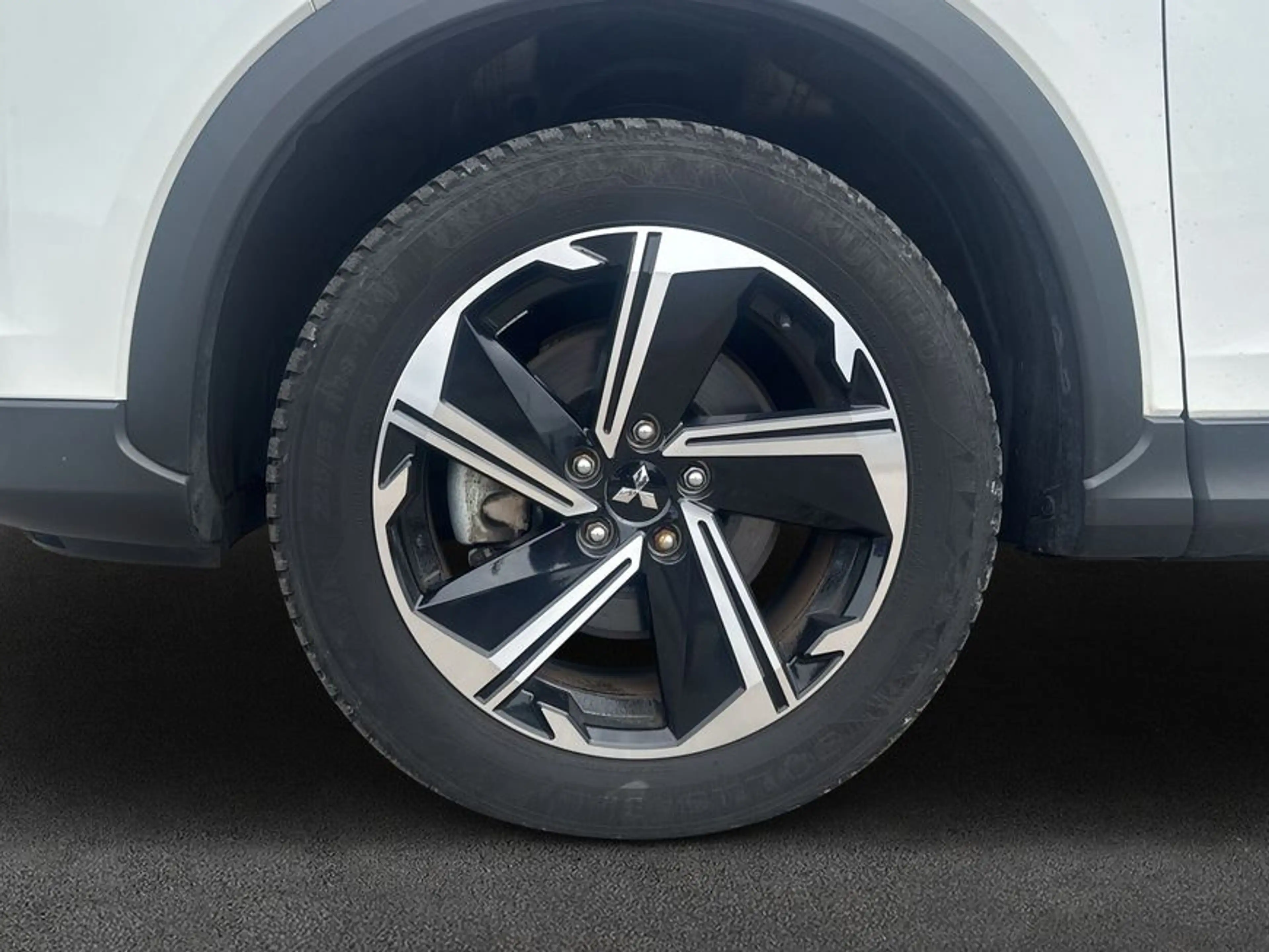 Mitsubishi Eclipse Cross Plug-In Hybrid 4WD Plus — photo 8