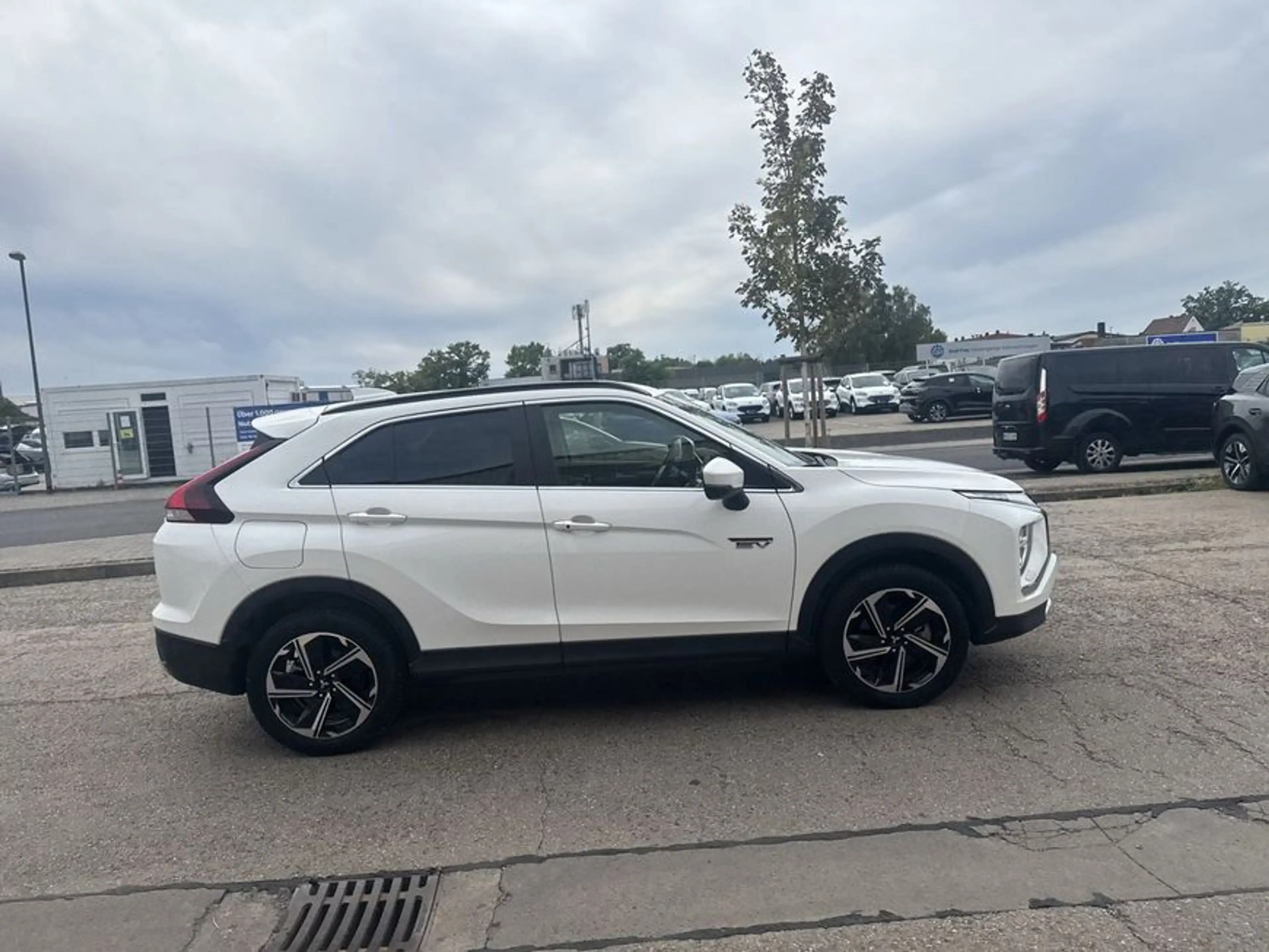 Mitsubishi Eclipse Cross Plug-In Hybrid 4WD Plus — photo 24